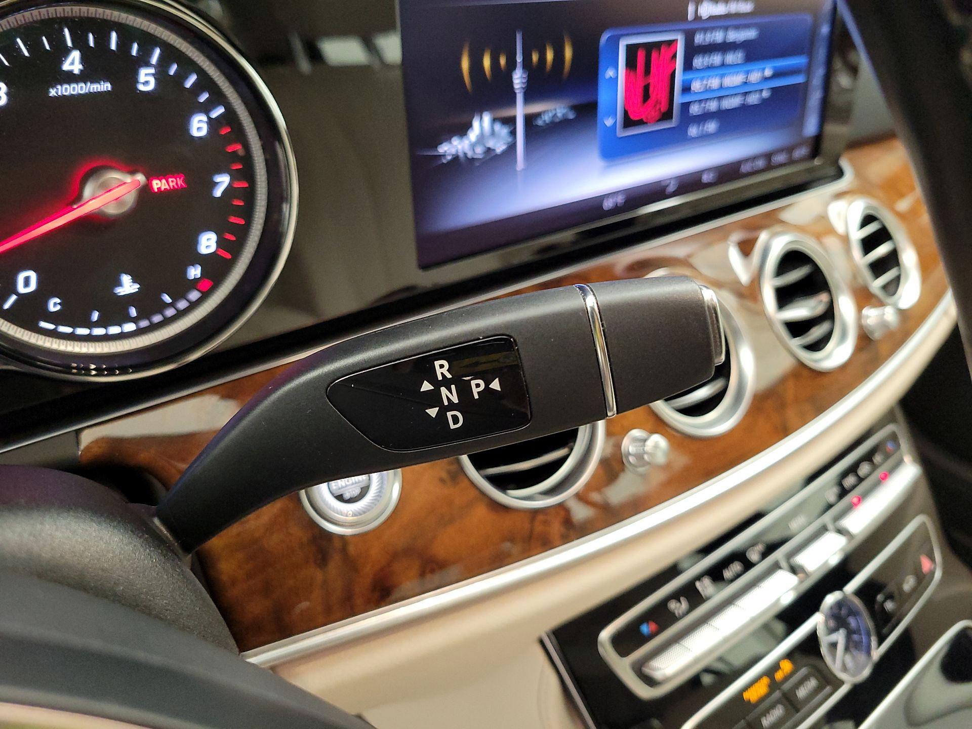 Thumbnail: 2018 Mercedes-Benz E-Class - 15