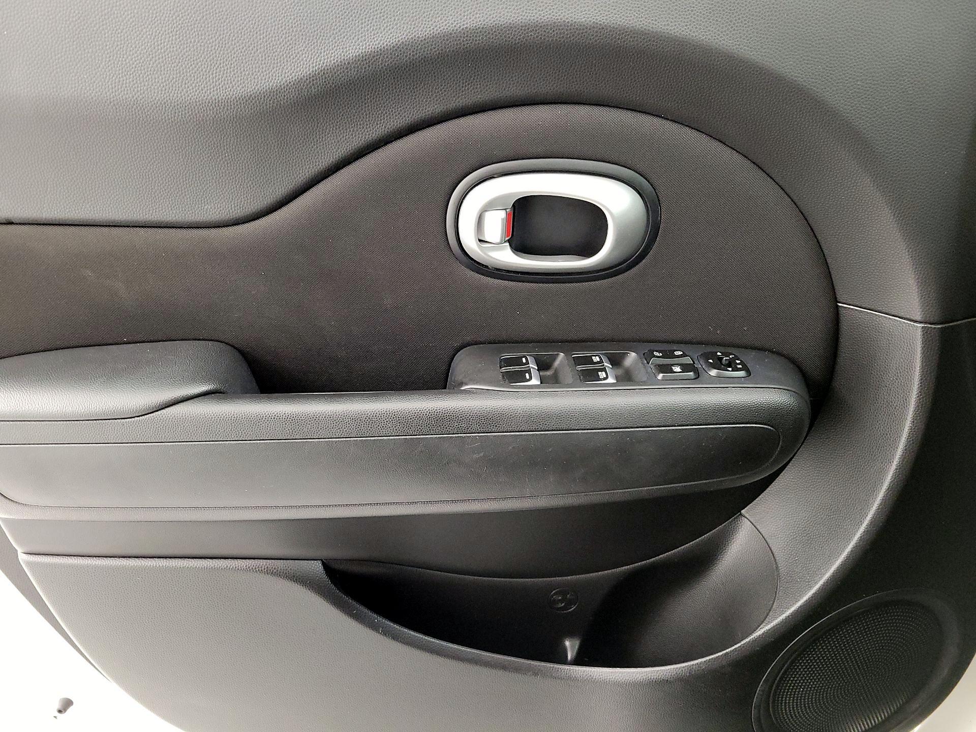 Thumbnail: 2019 Kia Soul - 12