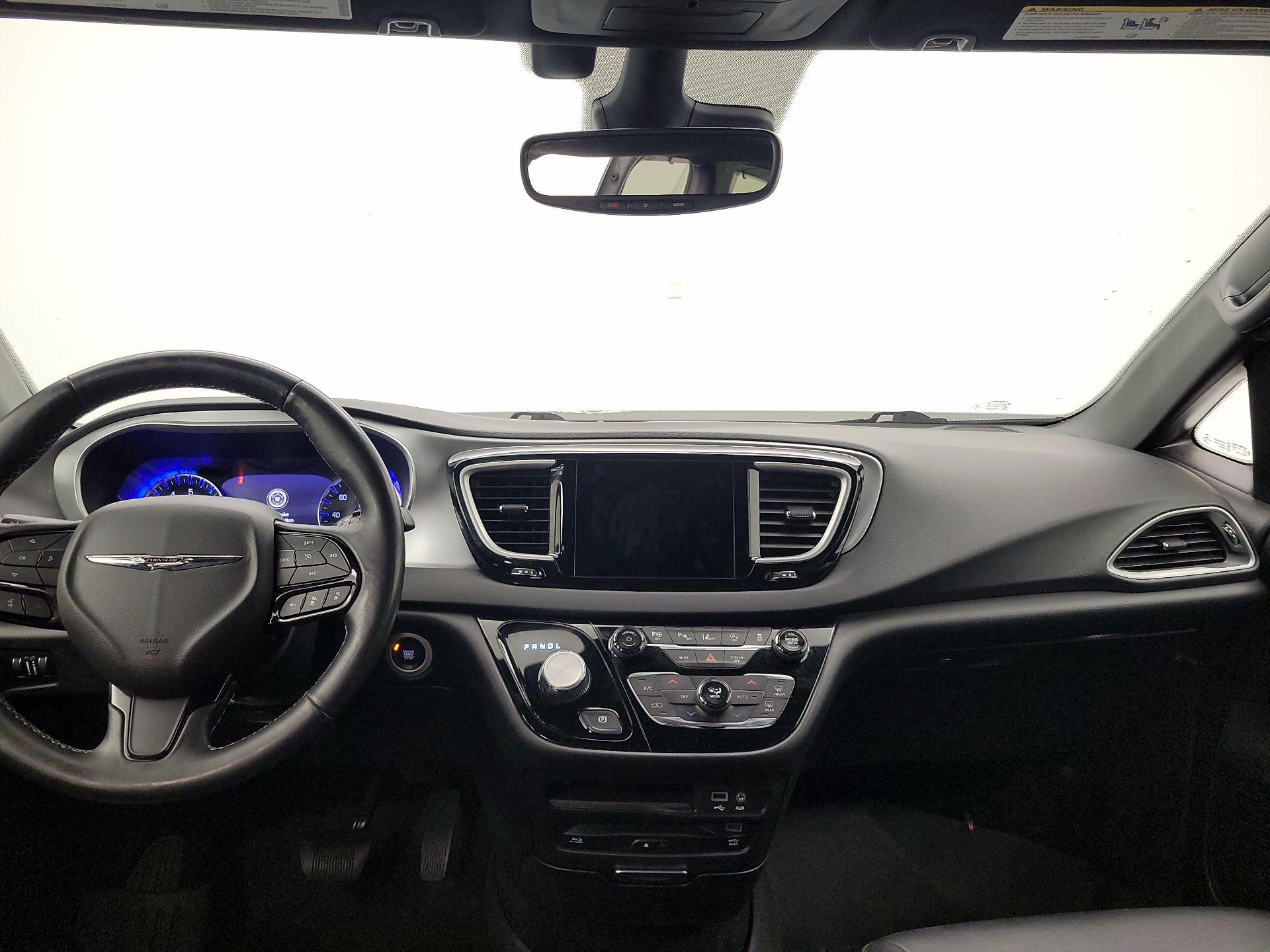 Thumbnail: 2020 Chrysler Pacifica - 9