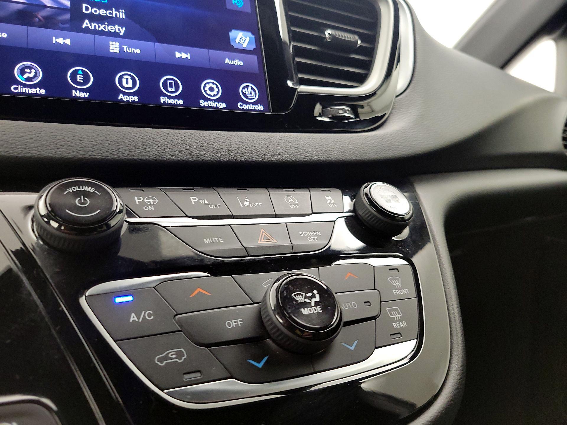 Thumbnail: 2020 Chrysler Pacifica - 14
