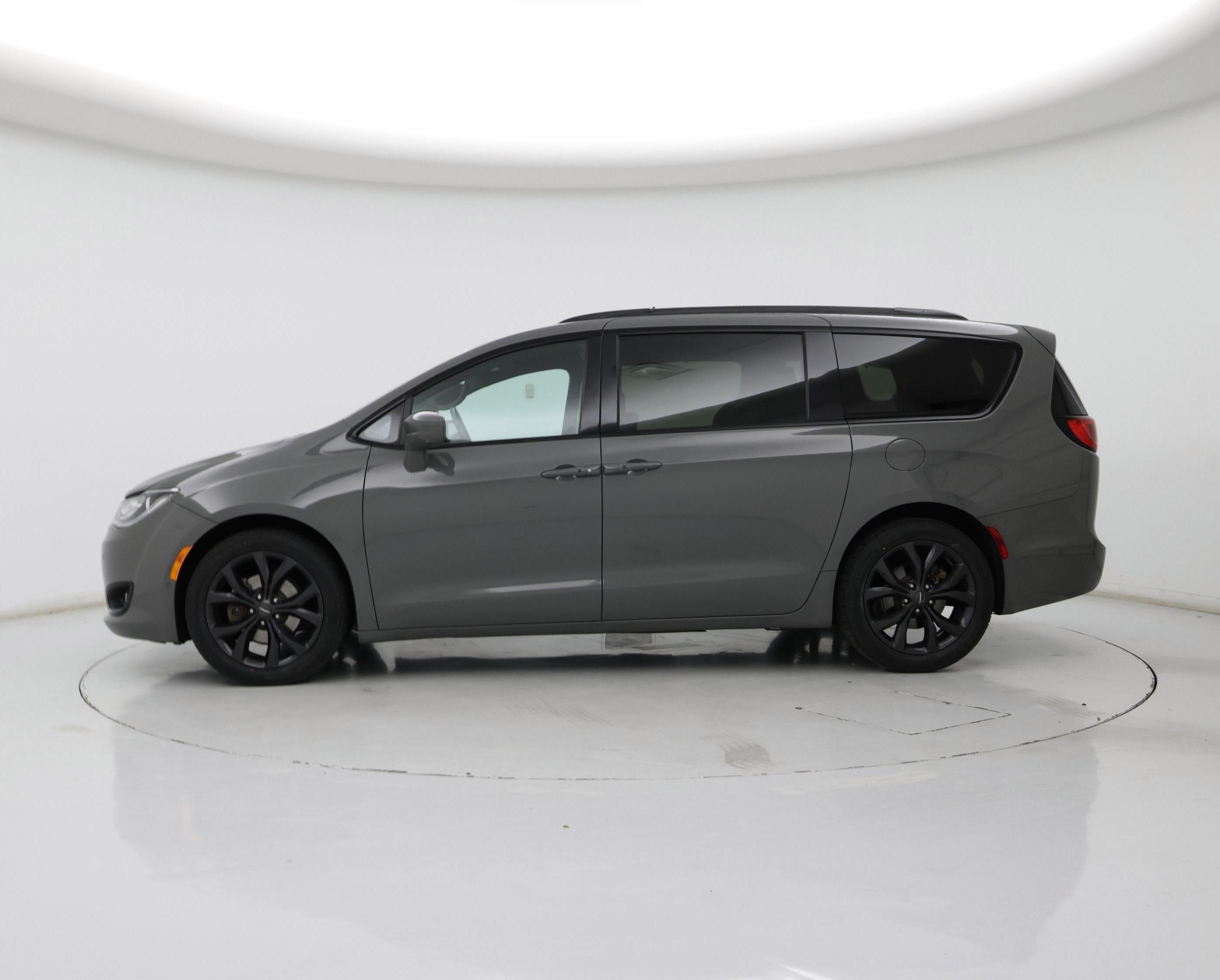 Thumbnail: 2020 Chrysler Pacifica - 3