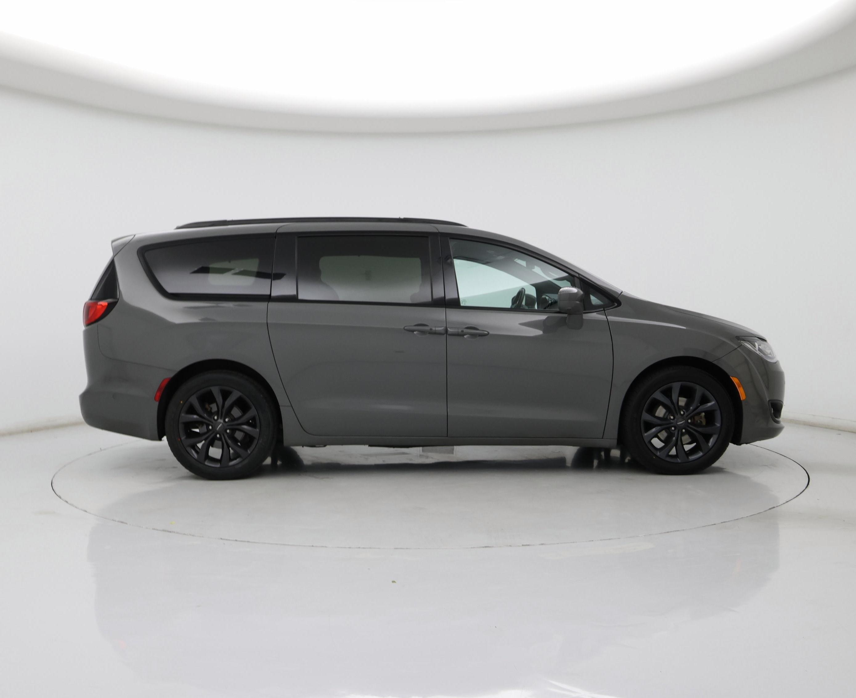 Thumbnail: 2020 Chrysler Pacifica - 7