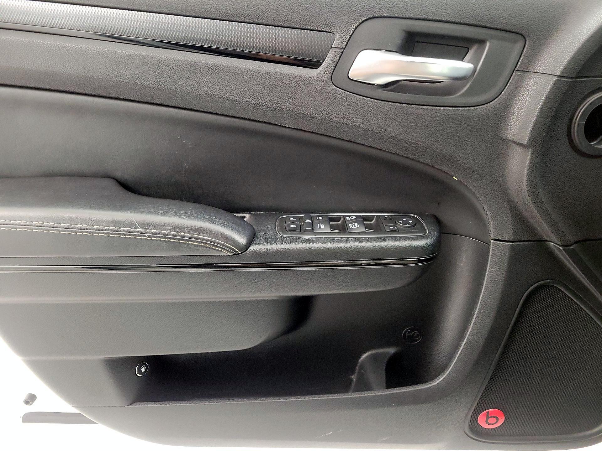 Thumbnail: 2014 Chrysler 300 - 12
