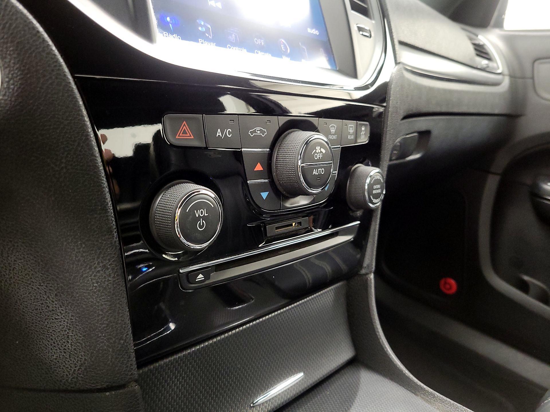 Thumbnail: 2014 Chrysler 300 - 16