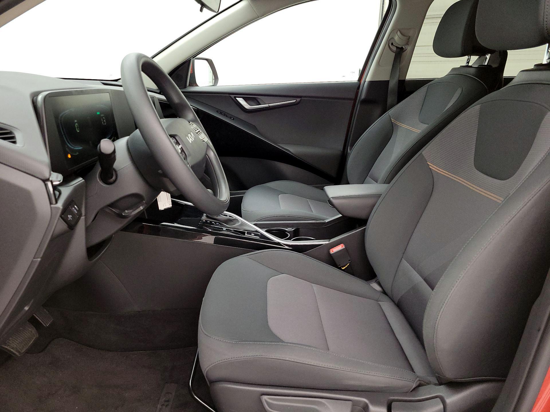 Thumbnail: 2023 Kia Niro - 11