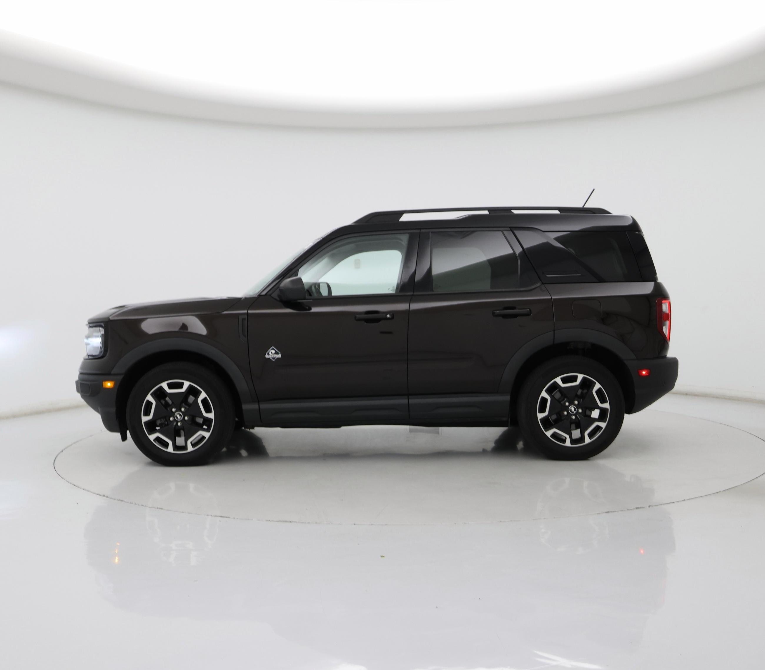 Thumbnail: 2021 Ford Bronco Sport - 3