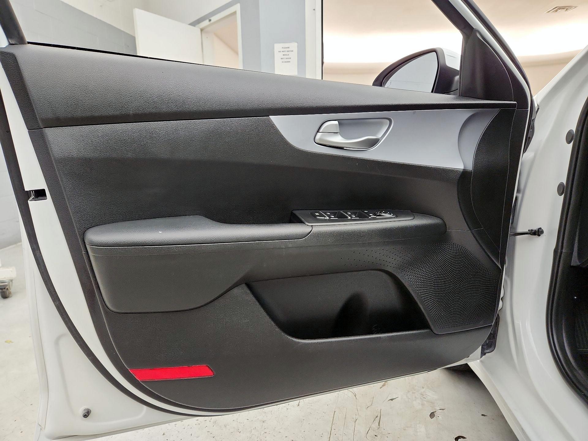 Thumbnail: 2023 Kia Forte - 12