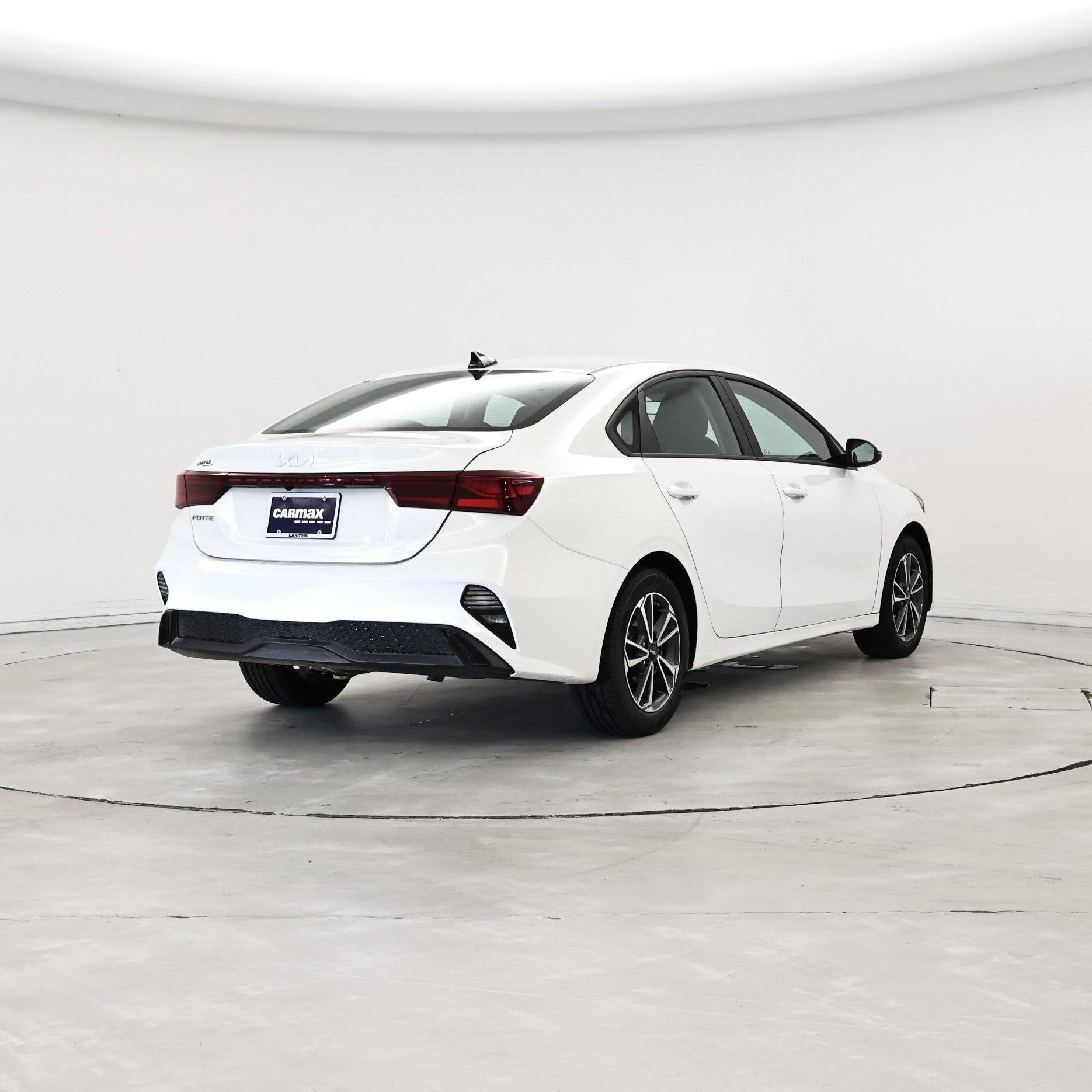 Thumbnail: 2023 Kia Forte - 8