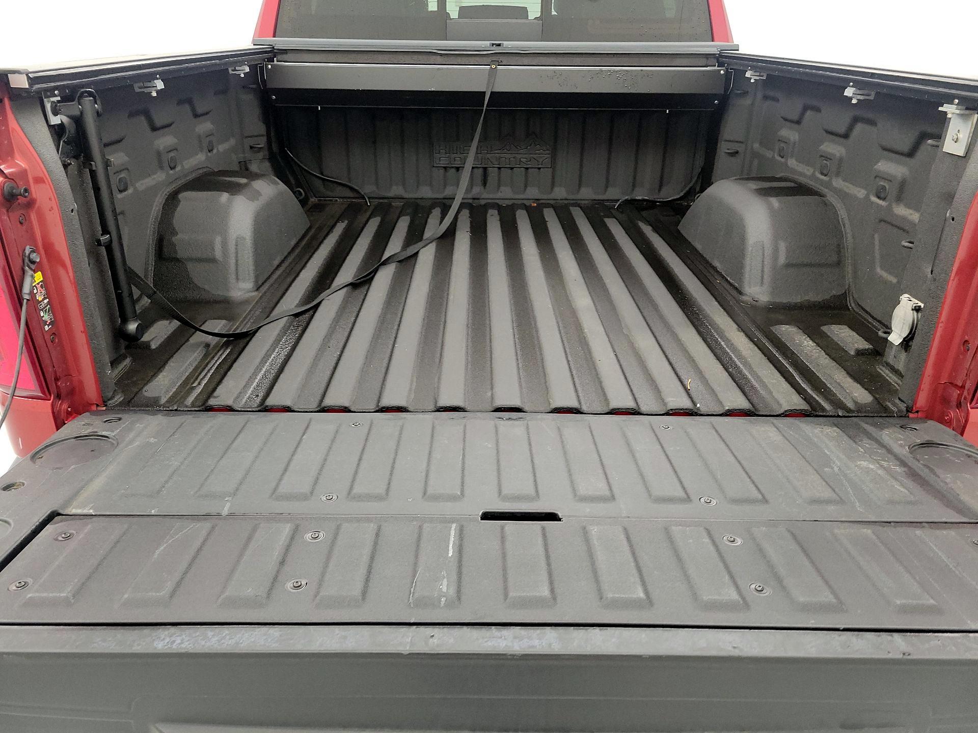 Thumbnail: 2022 Chevrolet Silverado 1500 - 18