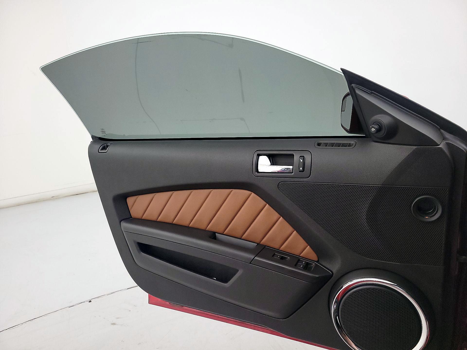 Thumbnail: 2013 Ford Mustang - 12