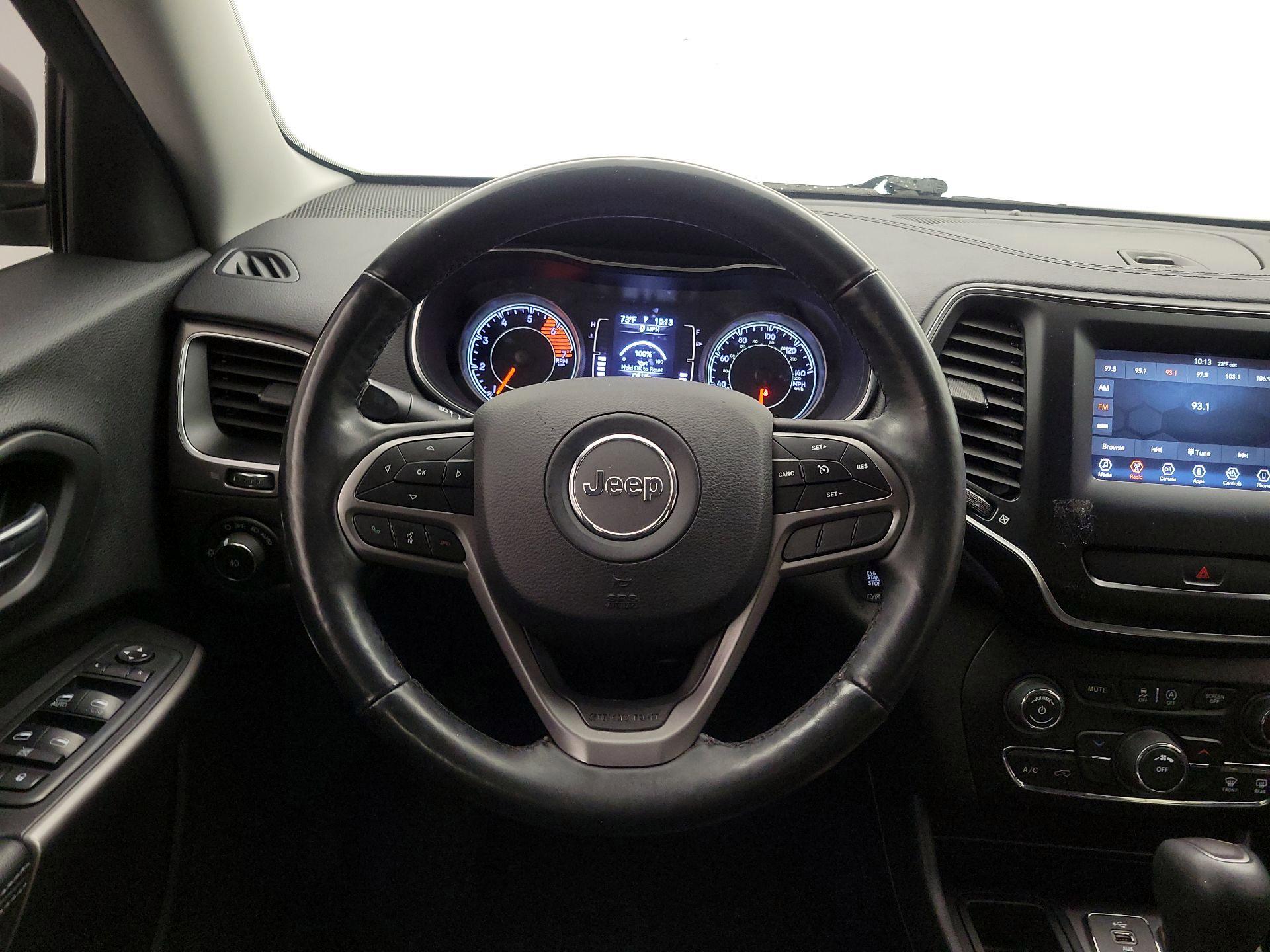 Thumbnail: 2019 Jeep Cherokee - 10