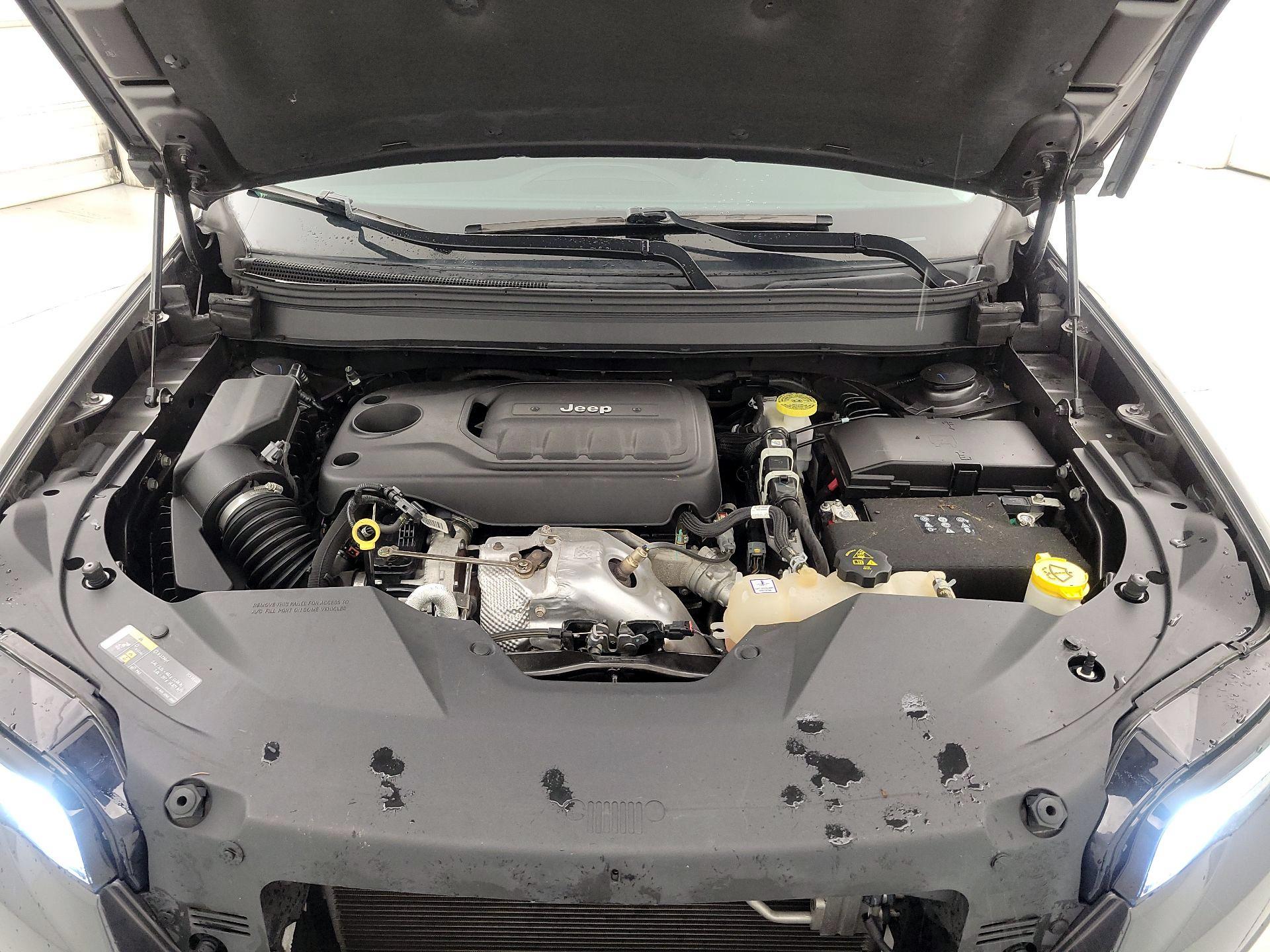Thumbnail: 2019 Jeep Cherokee - 19