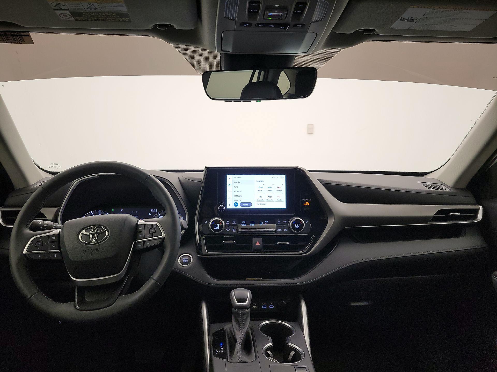 Thumbnail: 2023 Toyota Highlander - 9