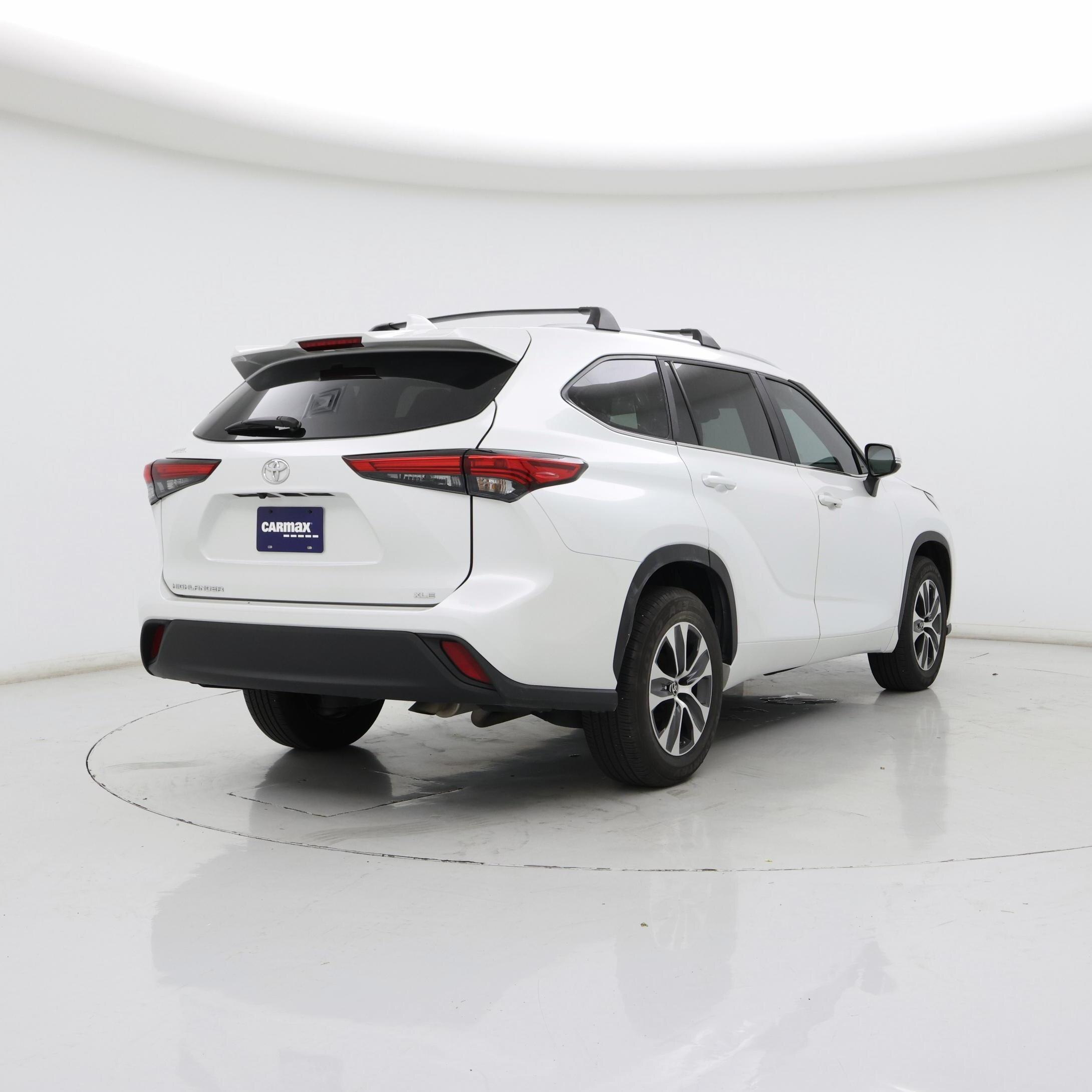 Thumbnail: 2023 Toyota Highlander - 8