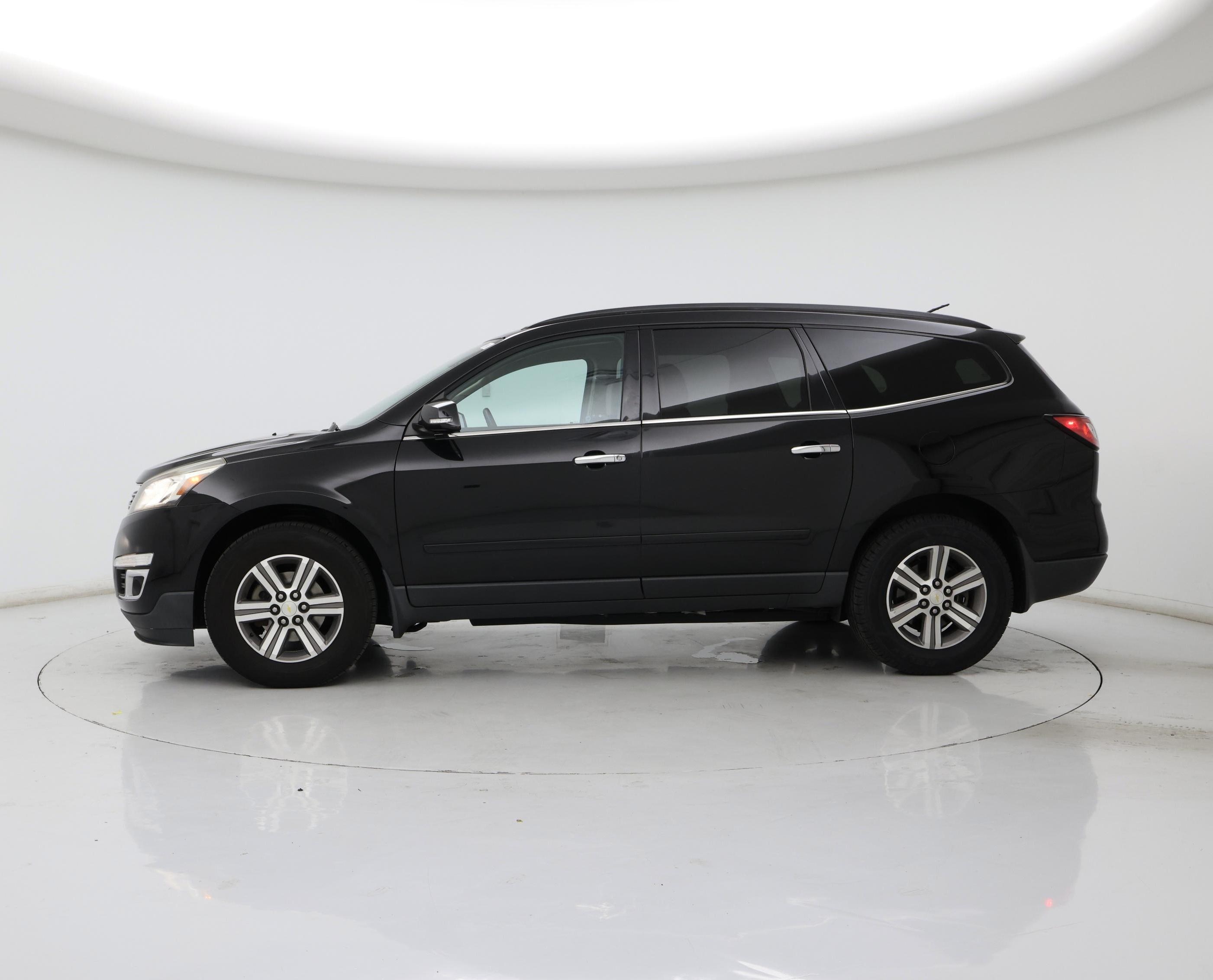 Thumbnail: 2017 Chevrolet Traverse - 3