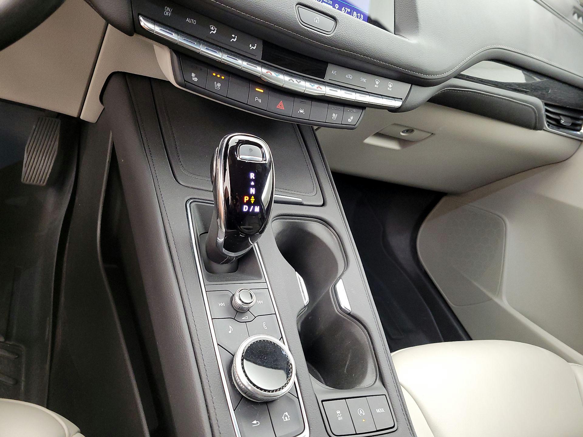Thumbnail: 2023 Cadillac XT4 - 16