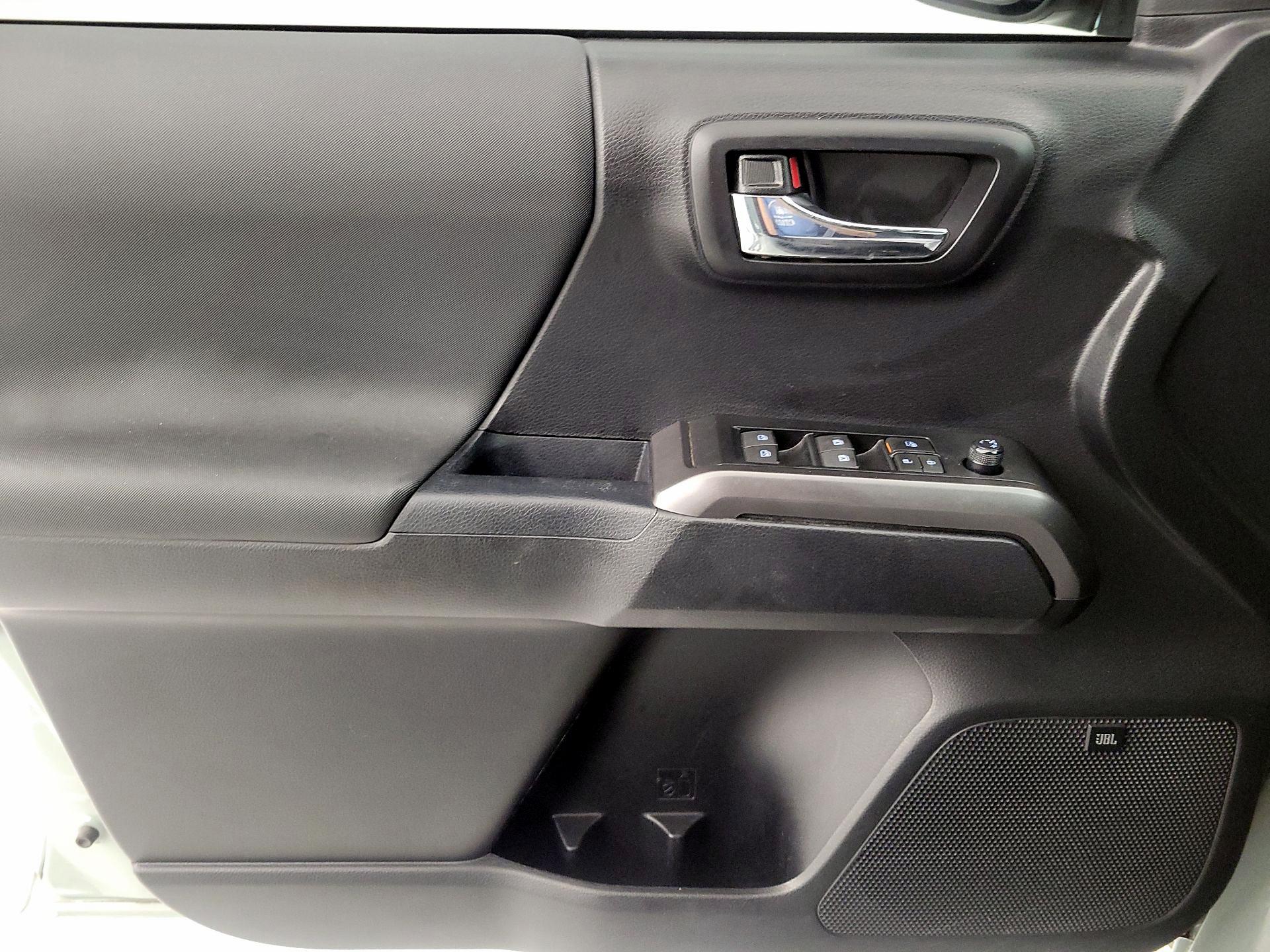 Thumbnail: 2021 Toyota Tacoma - 12