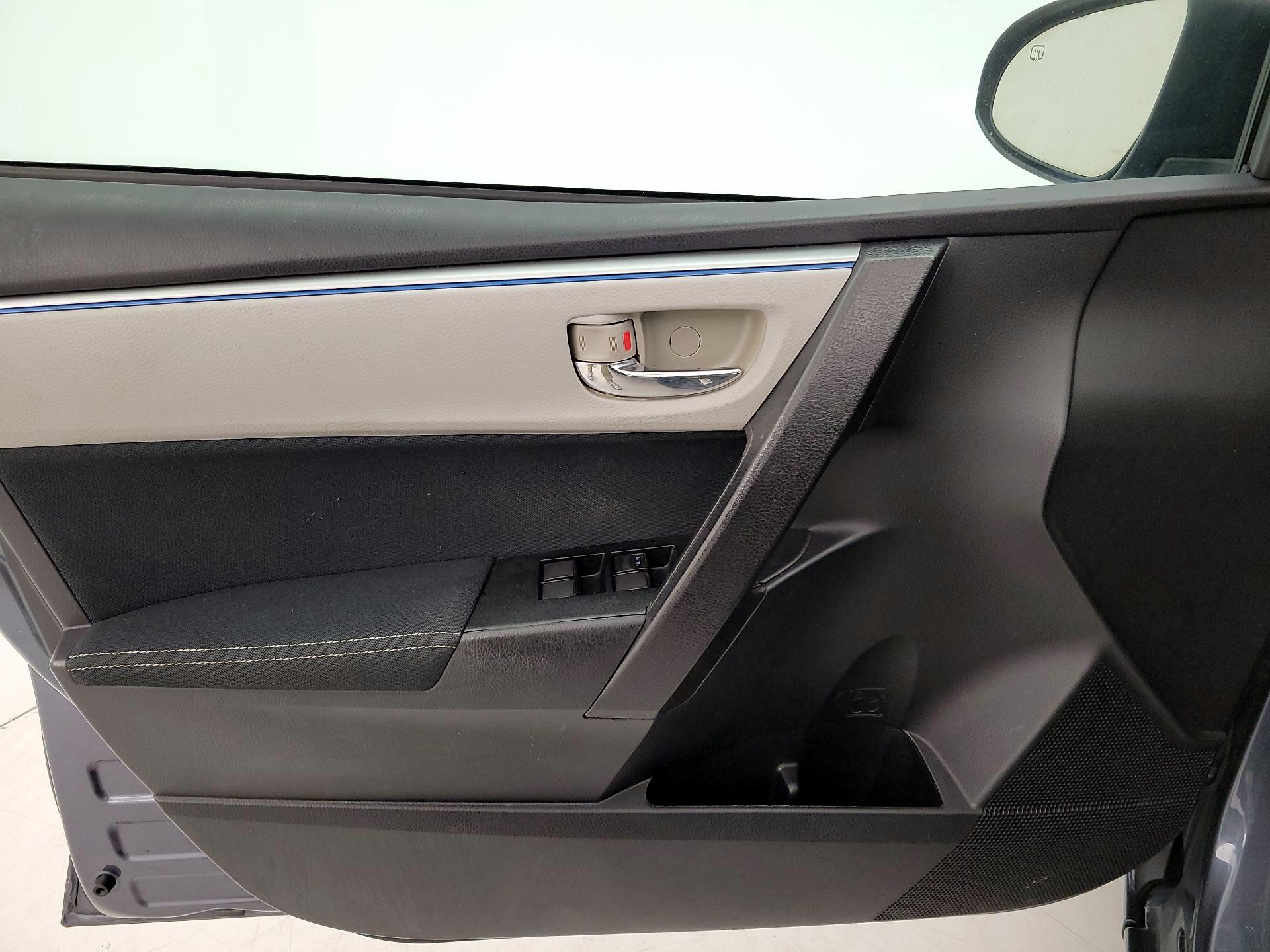 Thumbnail: 2016 Toyota Corolla - 12