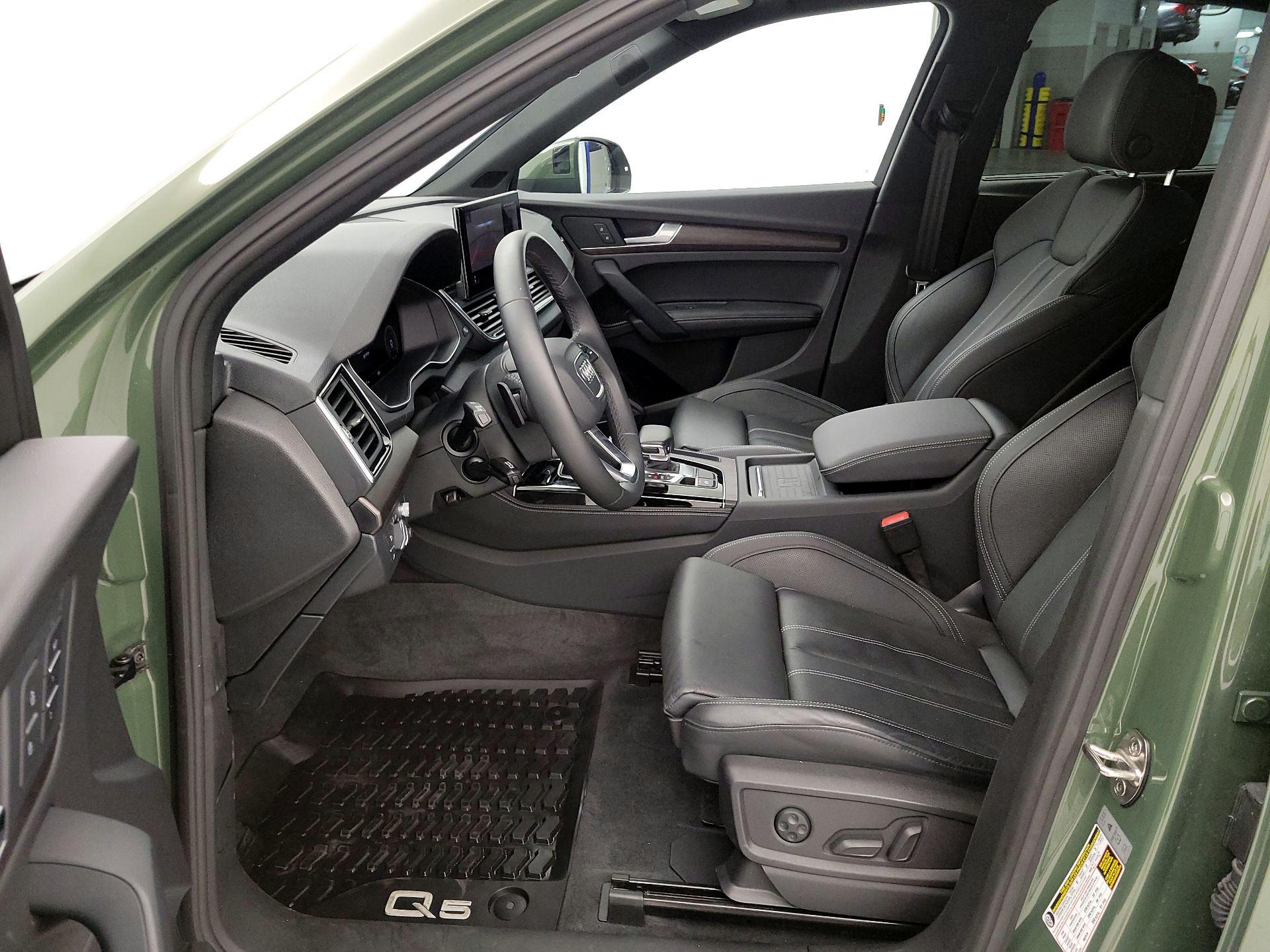 Thumbnail: 2023 Audi Q5 - 11