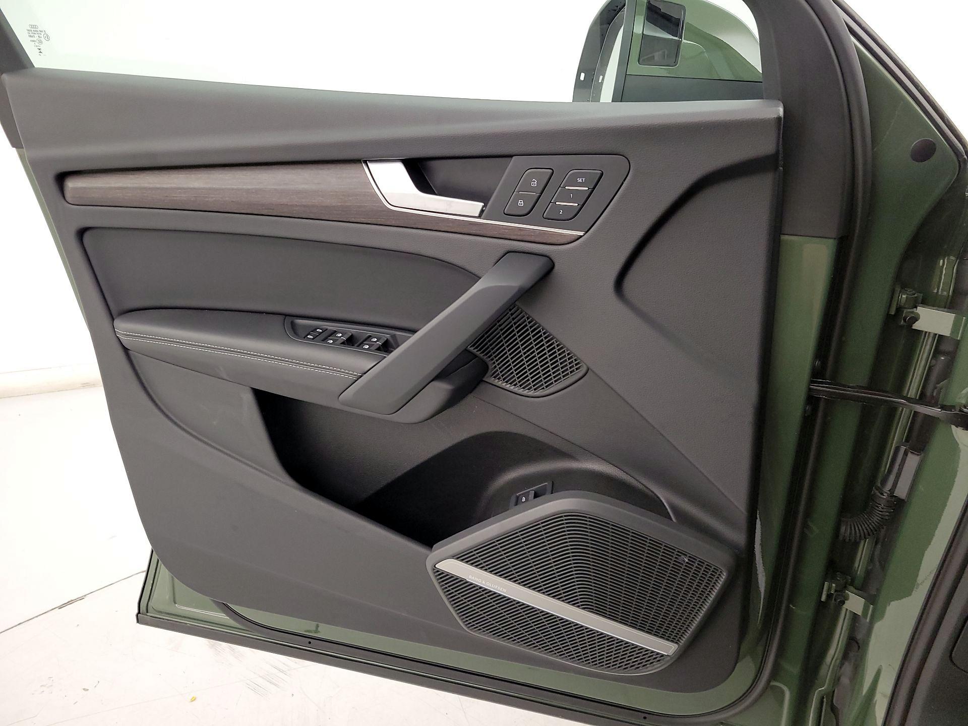 Thumbnail: 2023 Audi Q5 - 12