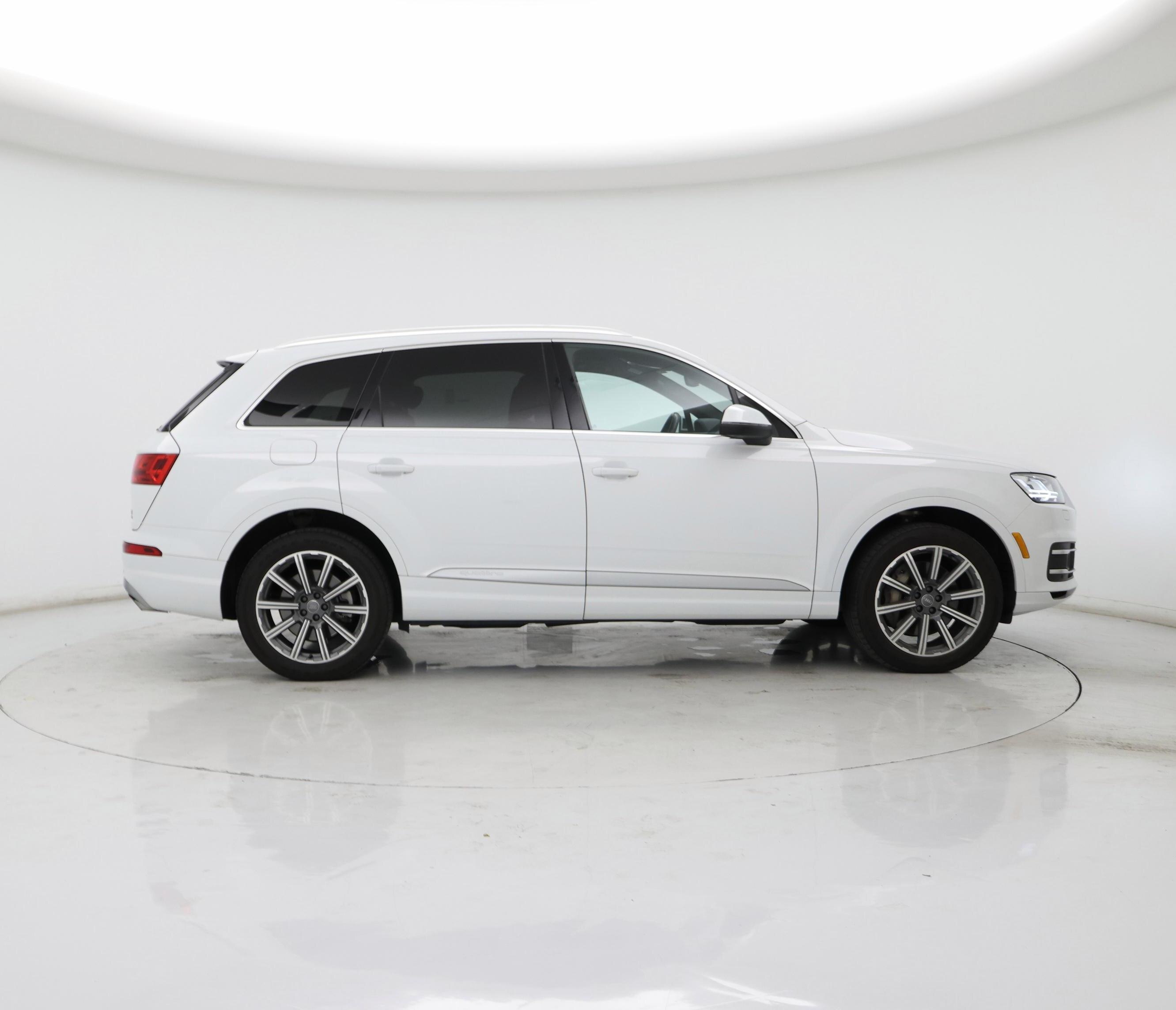 Thumbnail: 2017 Audi Q7 - 7