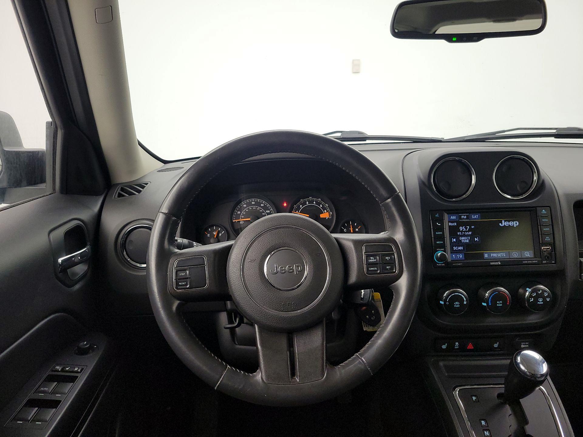 Thumbnail: 2014 Jeep Patriot - 10