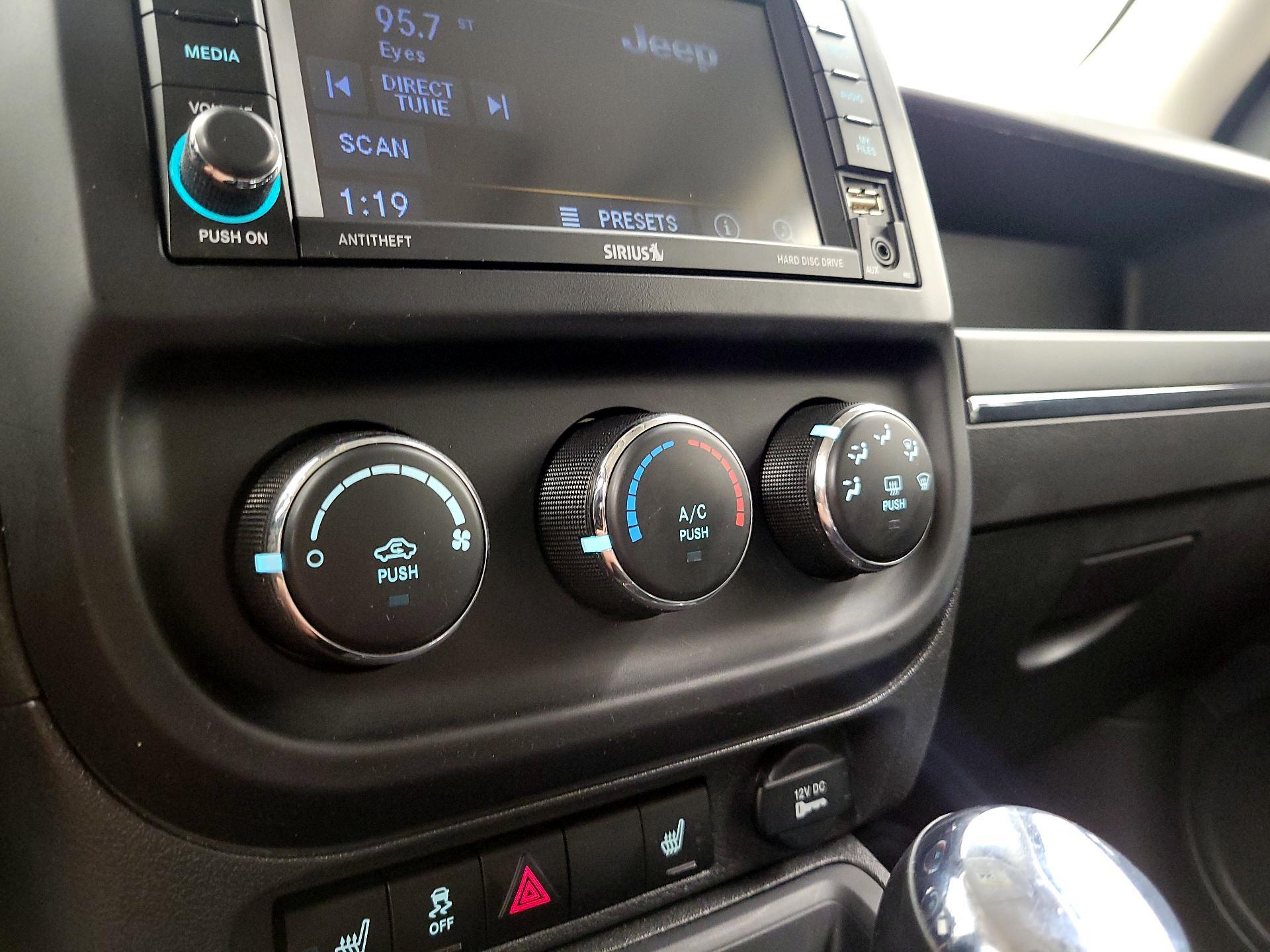 Thumbnail: 2014 Jeep Patriot - 14