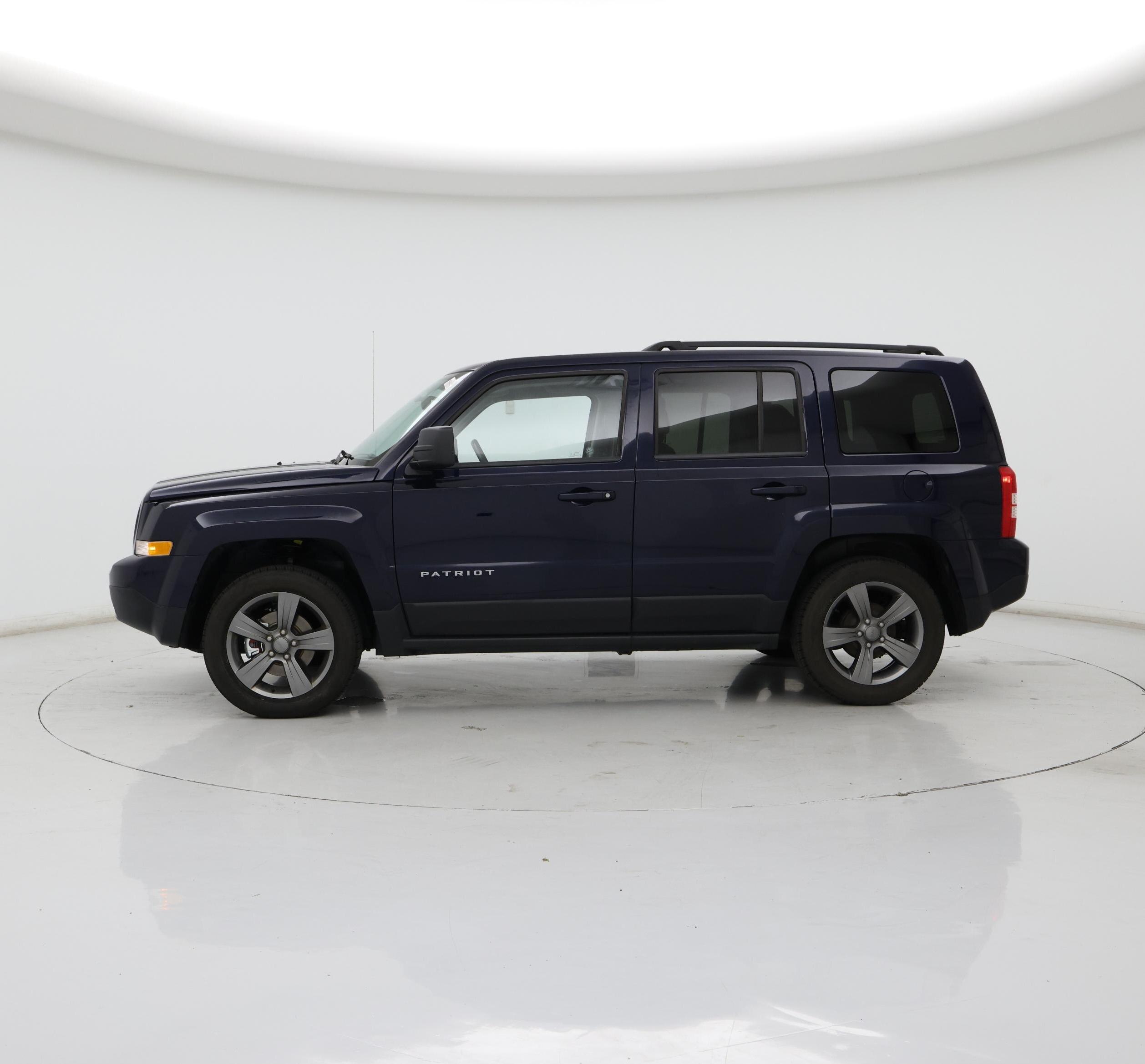 Thumbnail: 2014 Jeep Patriot - 3