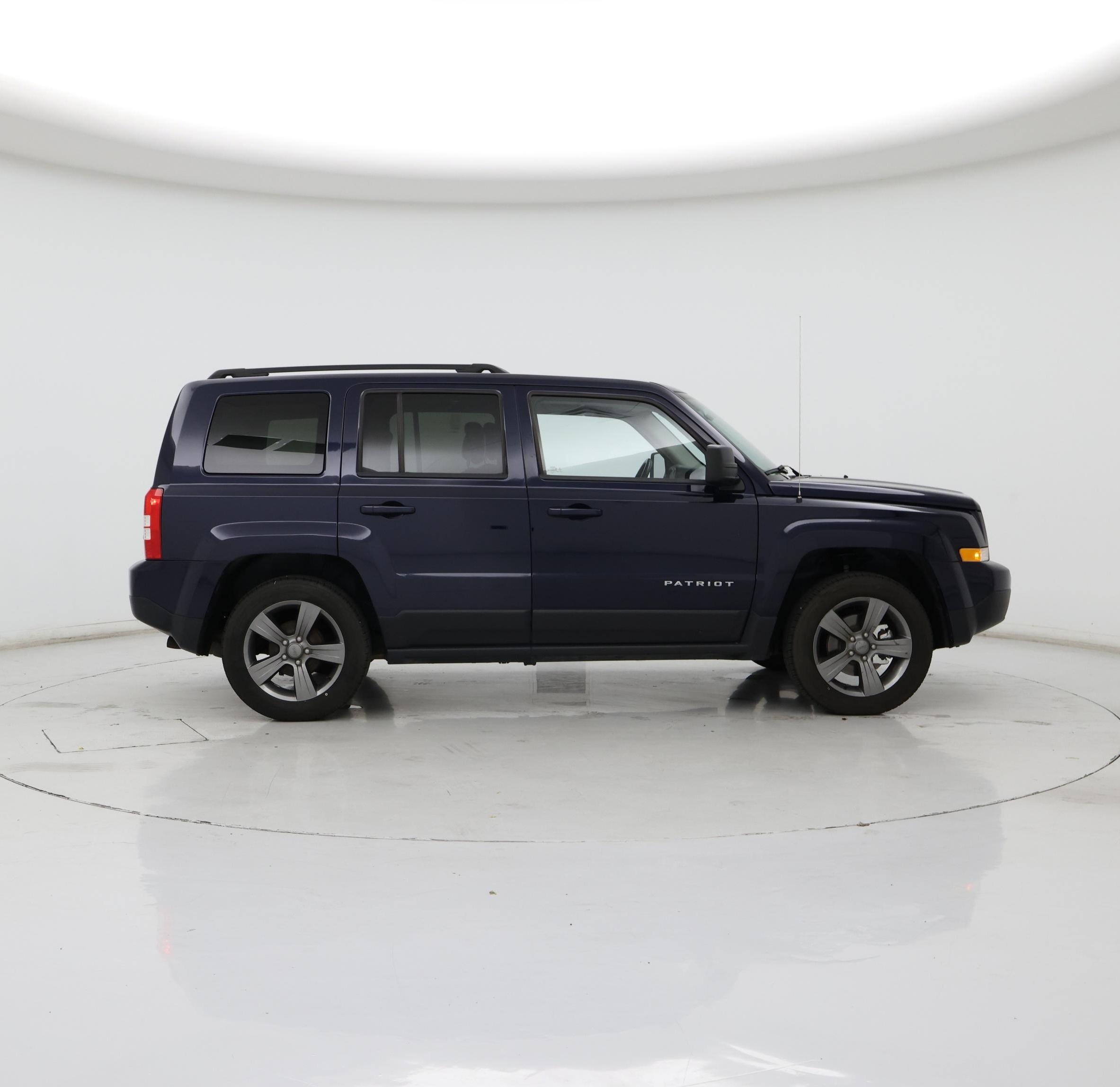 Thumbnail: 2014 Jeep Patriot - 7