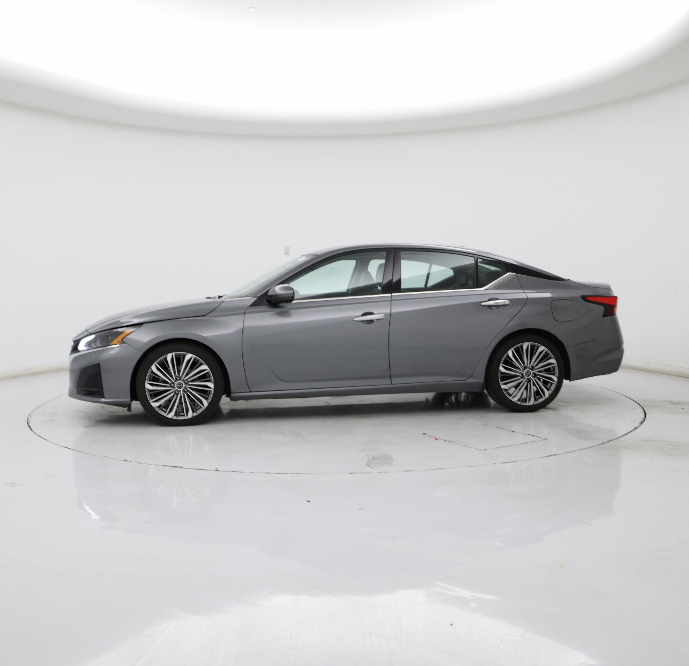 Thumbnail: 2023 Nissan Altima - 3