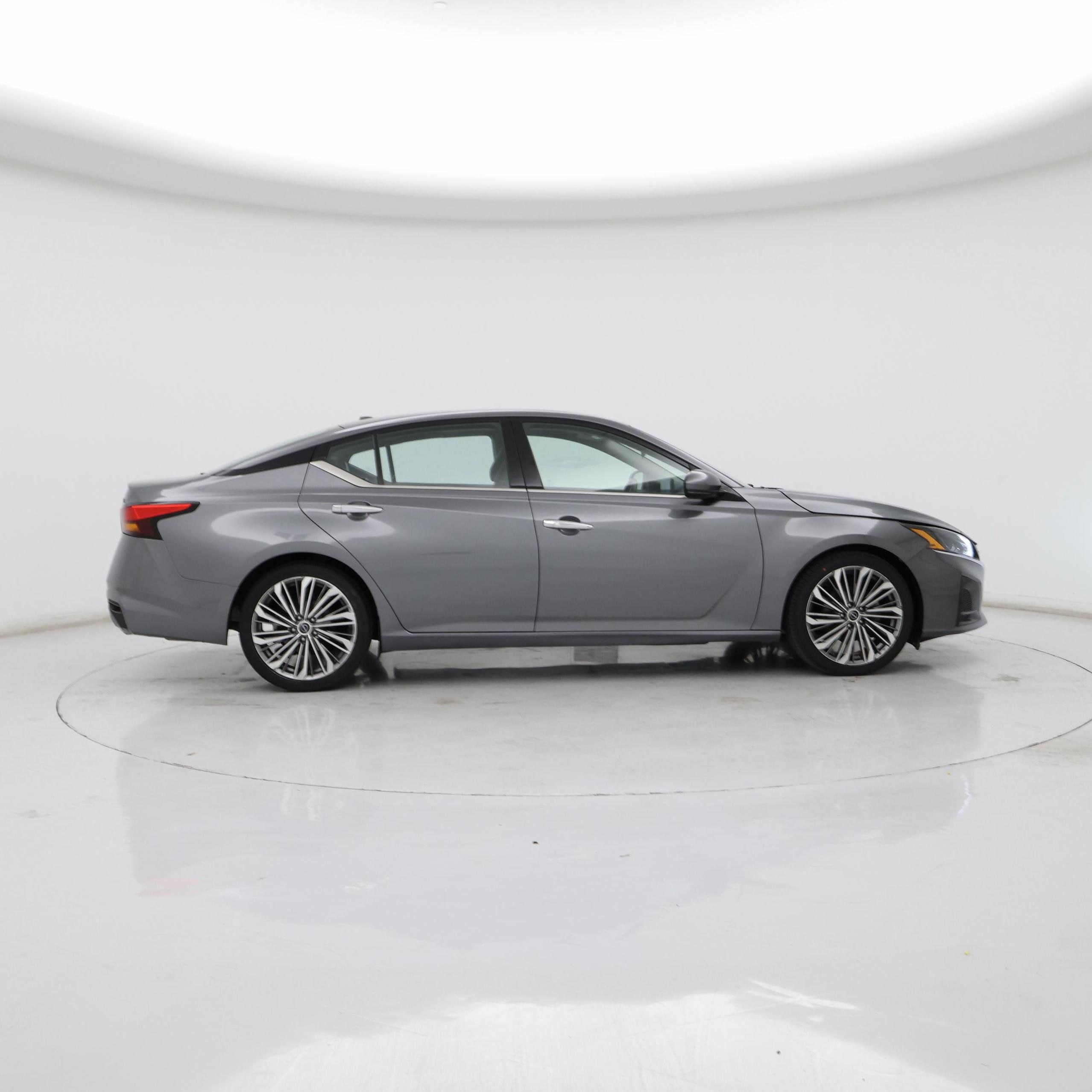 Thumbnail: 2023 Nissan Altima - 7
