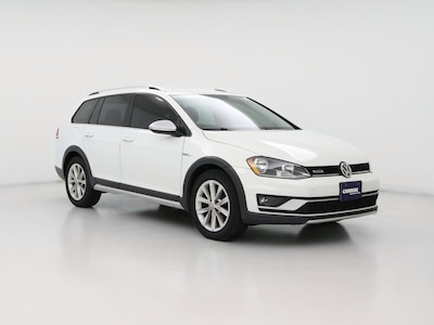 White 2017 Volkswagen Golf Alltrack S