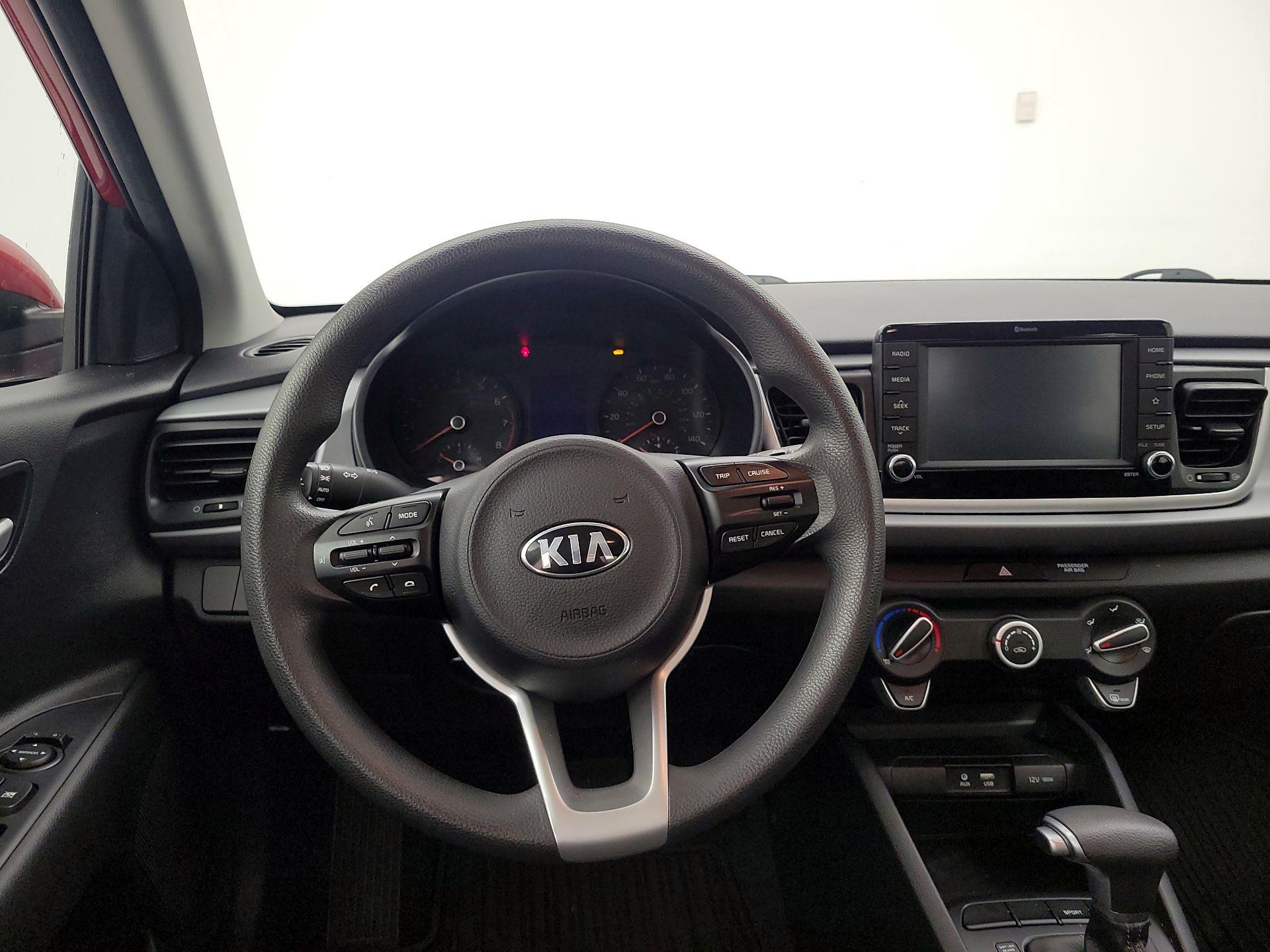 Thumbnail: 2020 Kia Rio - 10