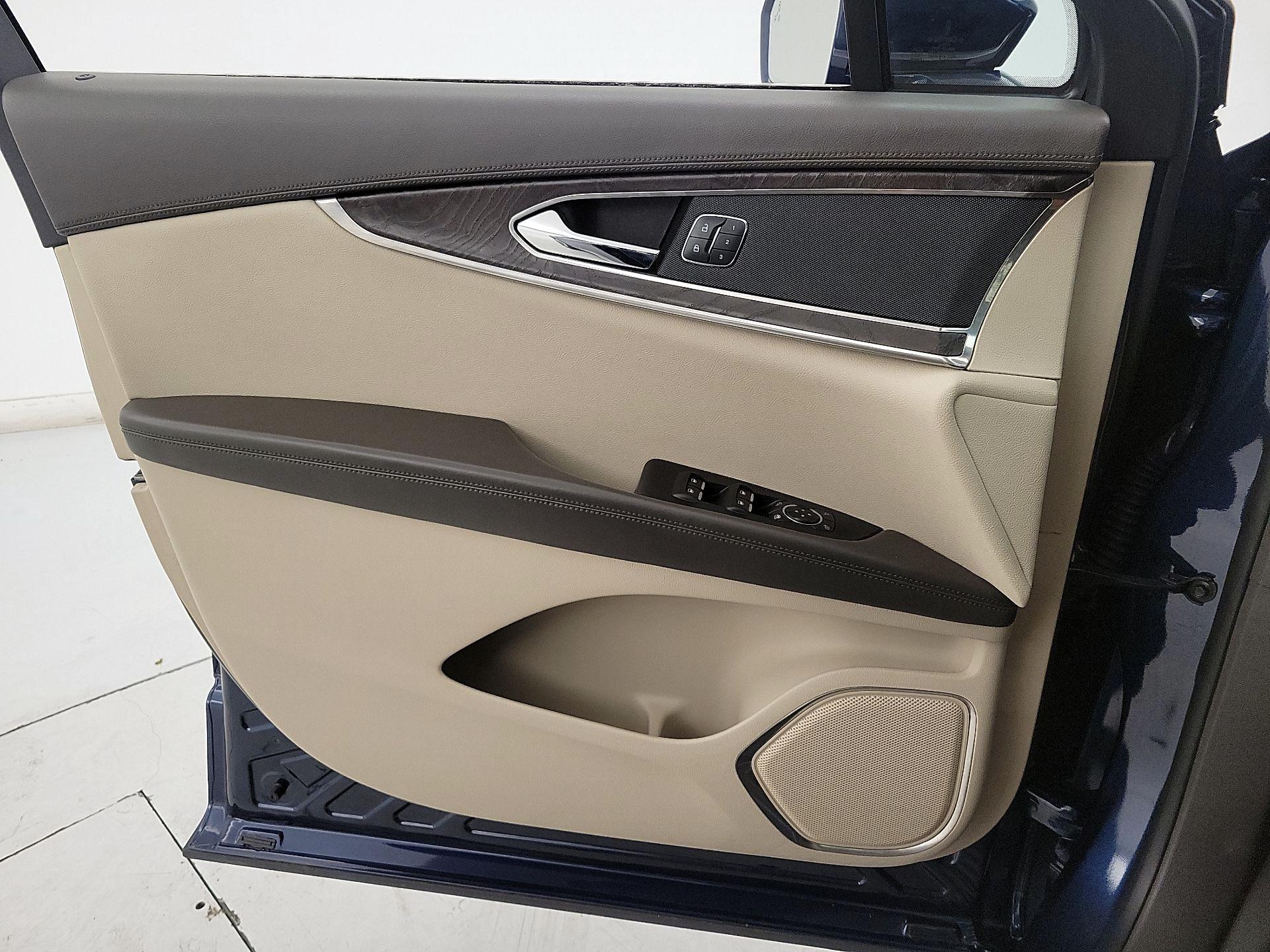 Thumbnail: 2017 Lincoln MKX - 12