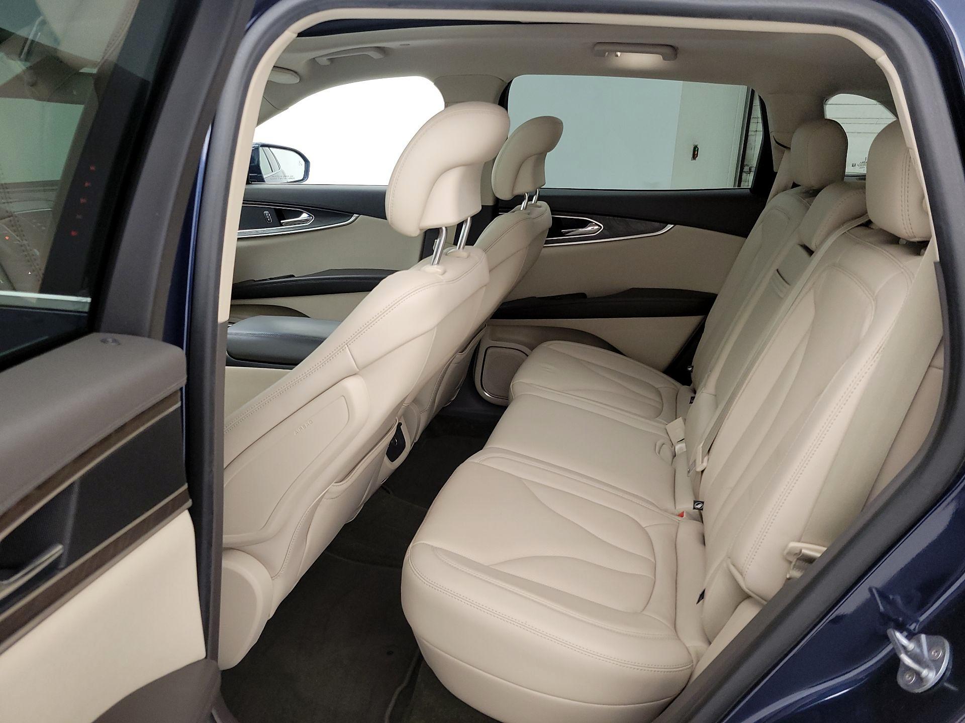 Thumbnail: 2017 Lincoln MKX - 17