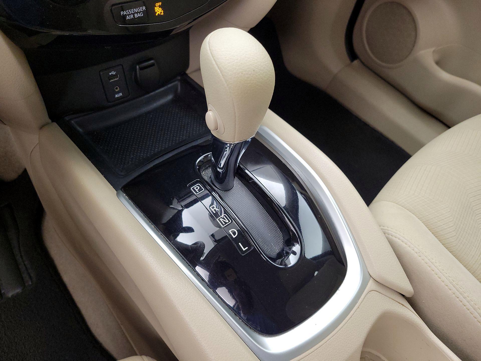 Thumbnail: 2015 Nissan Rogue - 15
