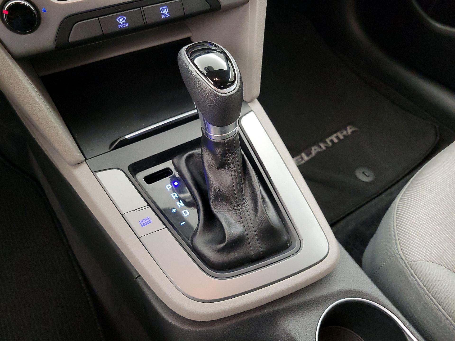 Thumbnail: 2017 Hyundai Elantra - 15