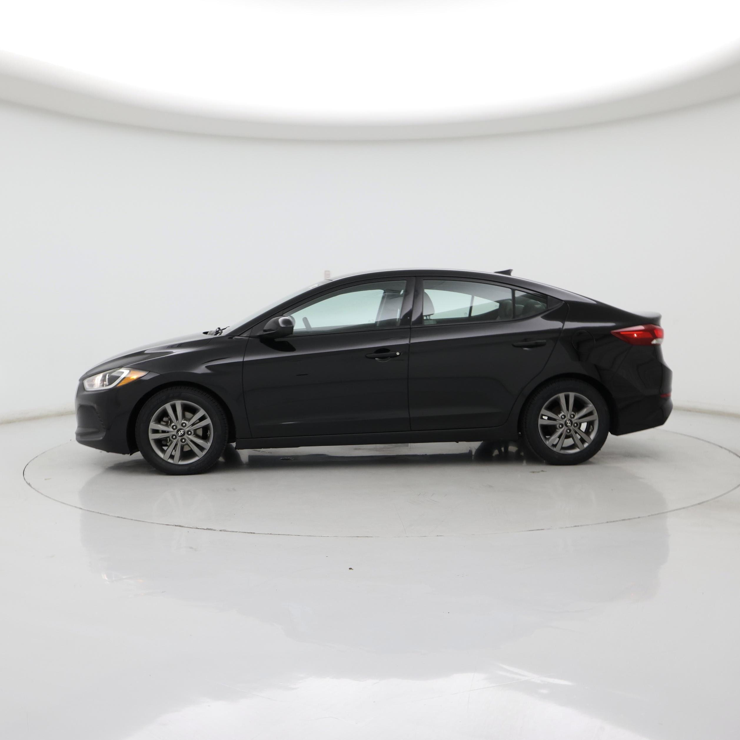 Thumbnail: 2017 Hyundai Elantra - 3