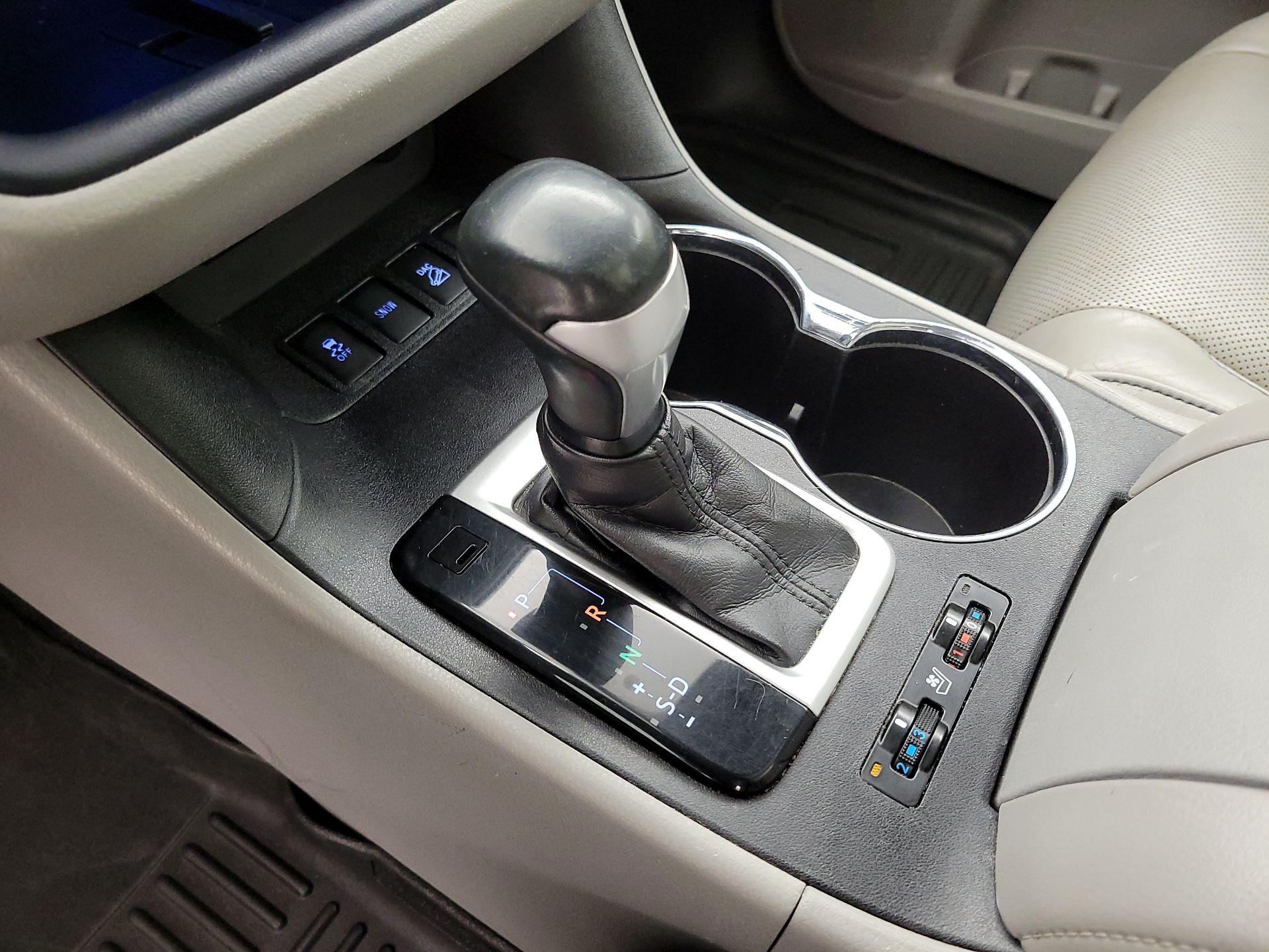 Thumbnail: 2016 Toyota Highlander - 15