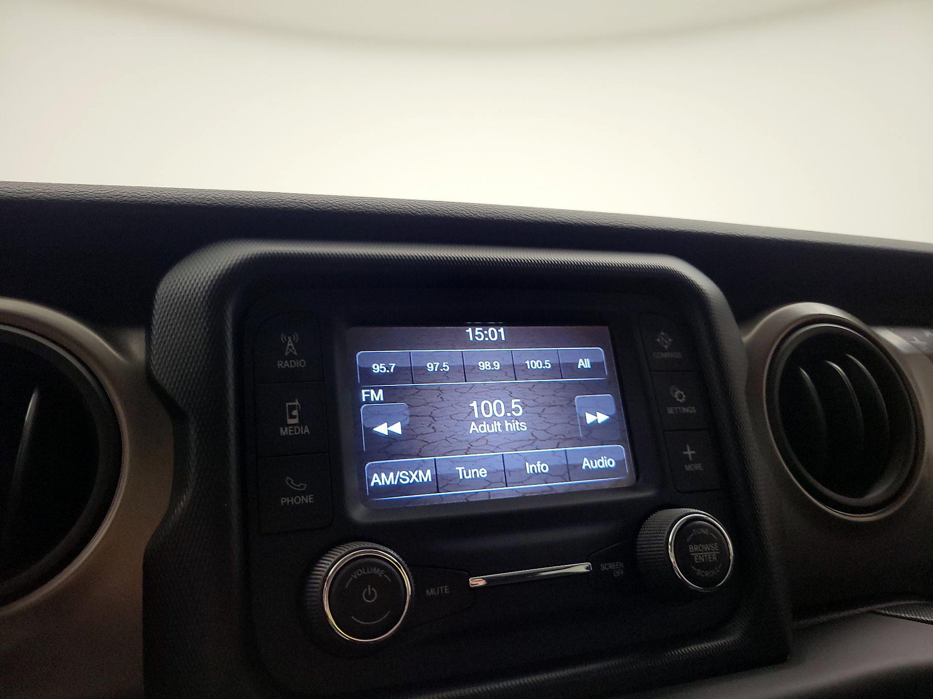 Thumbnail: 2018 Jeep Wrangler - 13