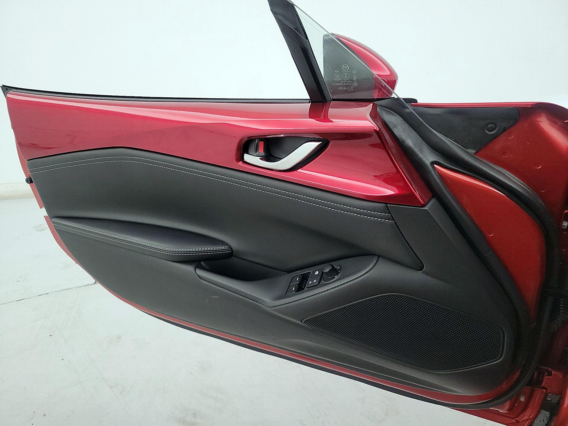 Thumbnail: 2022 Mazda MX-5 Miata - 12