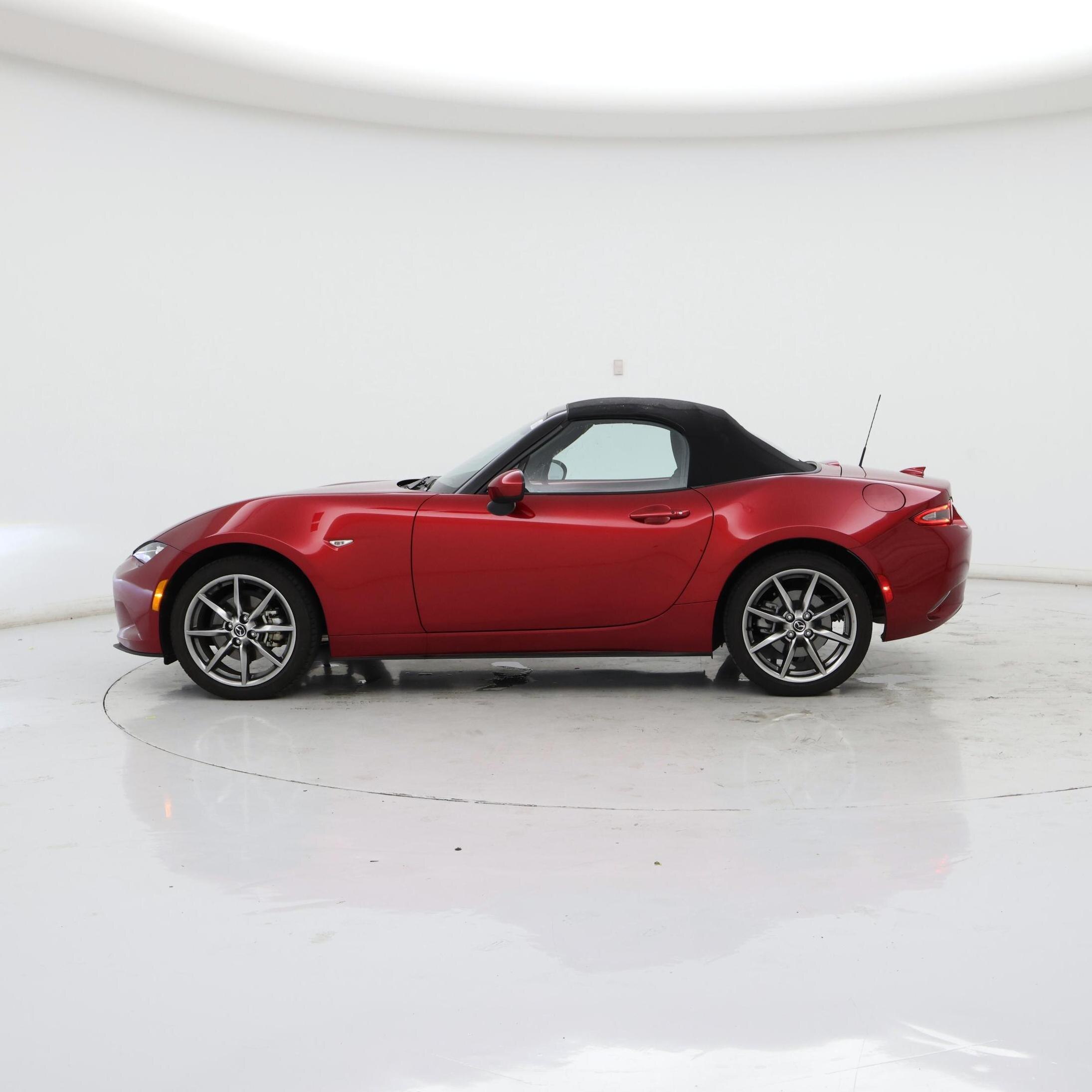 Thumbnail: 2022 Mazda MX-5 Miata - 3