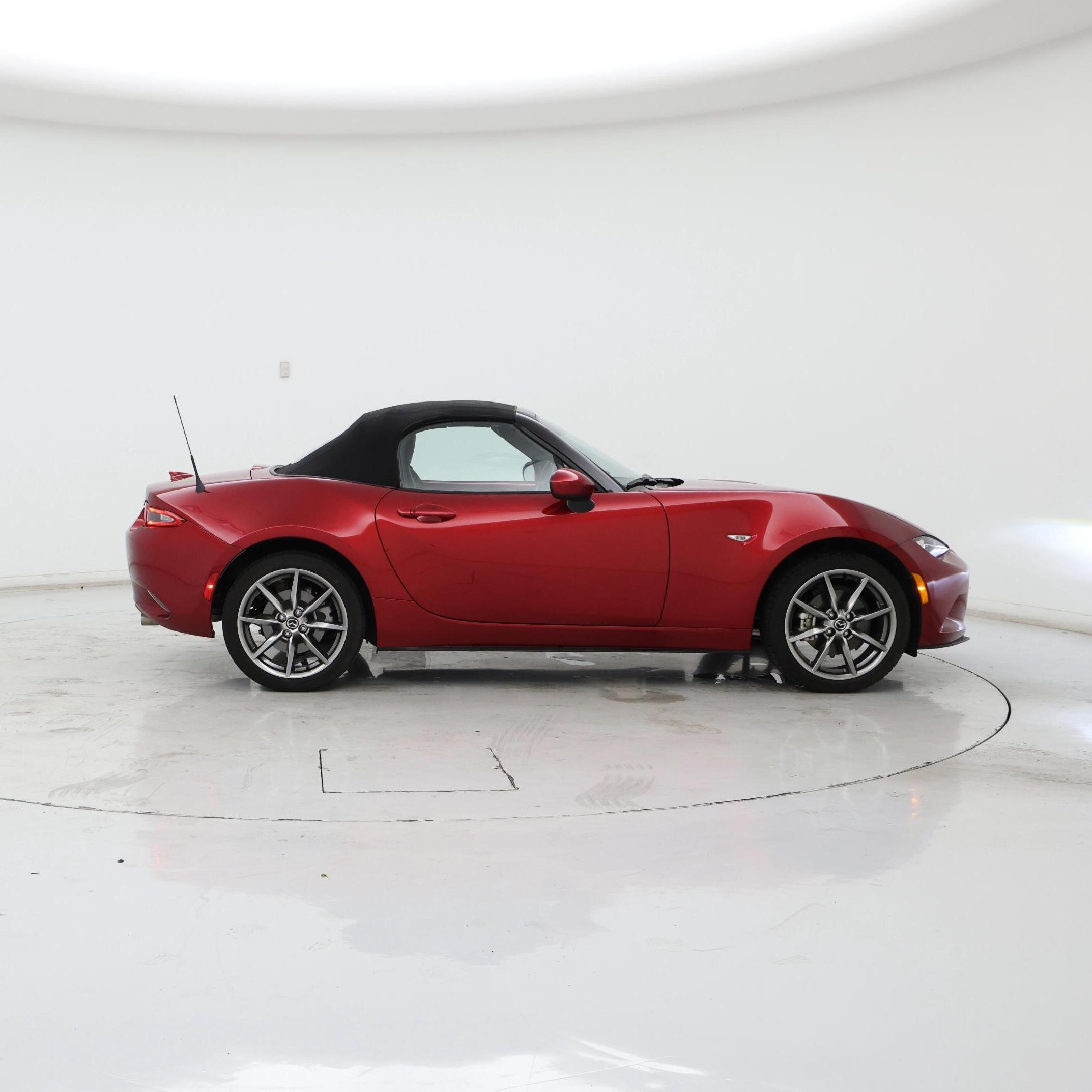 Thumbnail: 2022 Mazda MX-5 Miata - 7