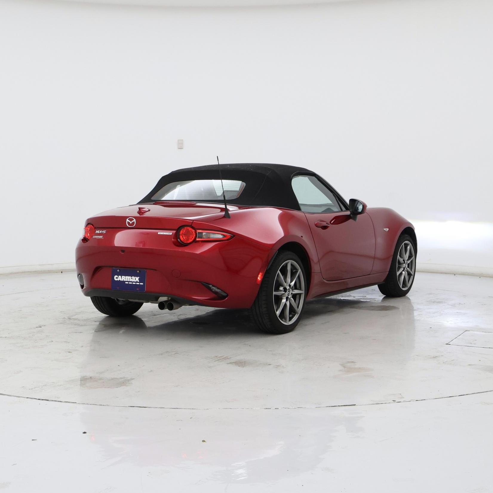 Thumbnail: 2022 Mazda MX-5 Miata - 8