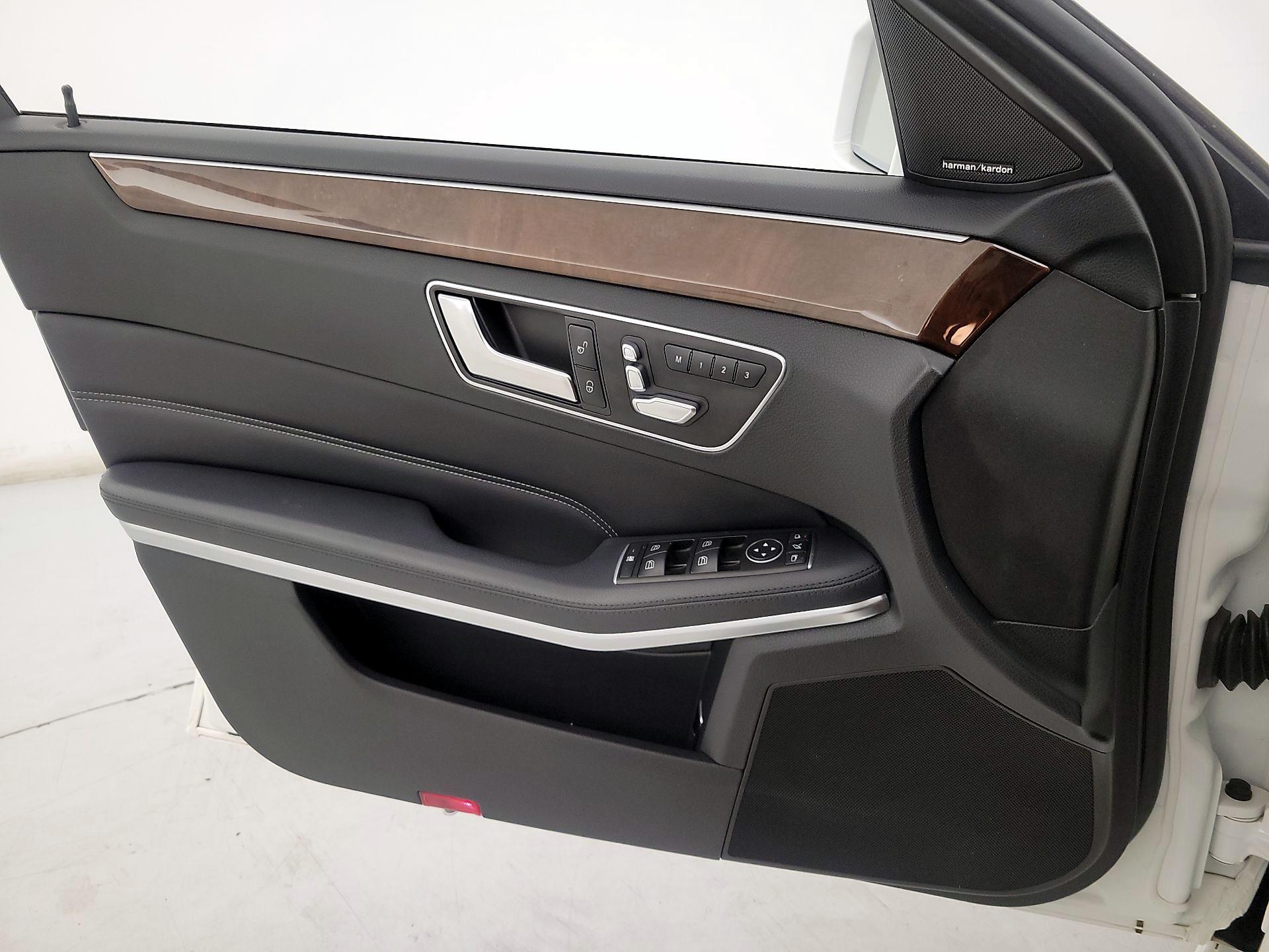 Thumbnail: 2015 Mercedes-Benz E-Class - 12