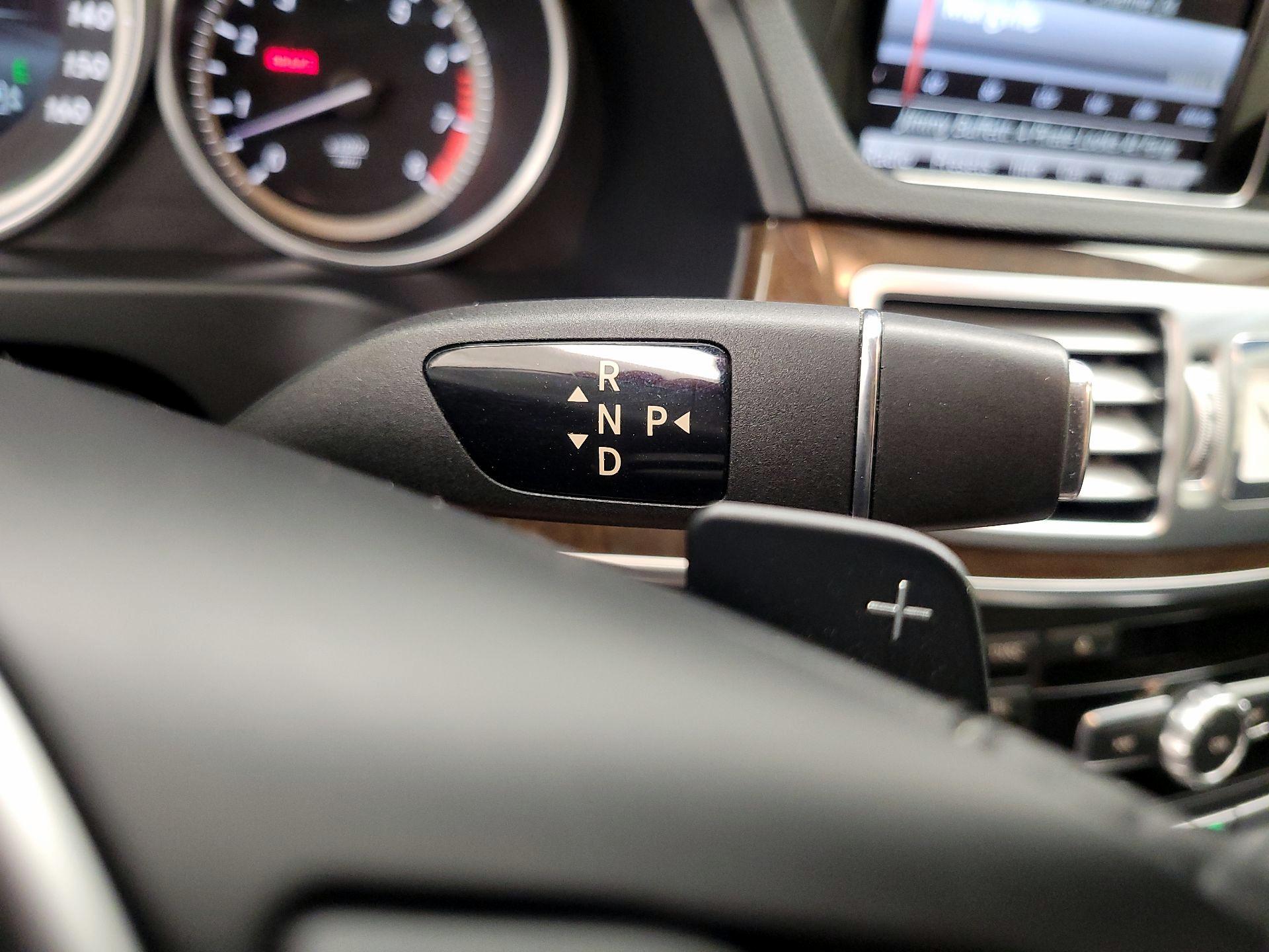Thumbnail: 2015 Mercedes-Benz E-Class - 16
