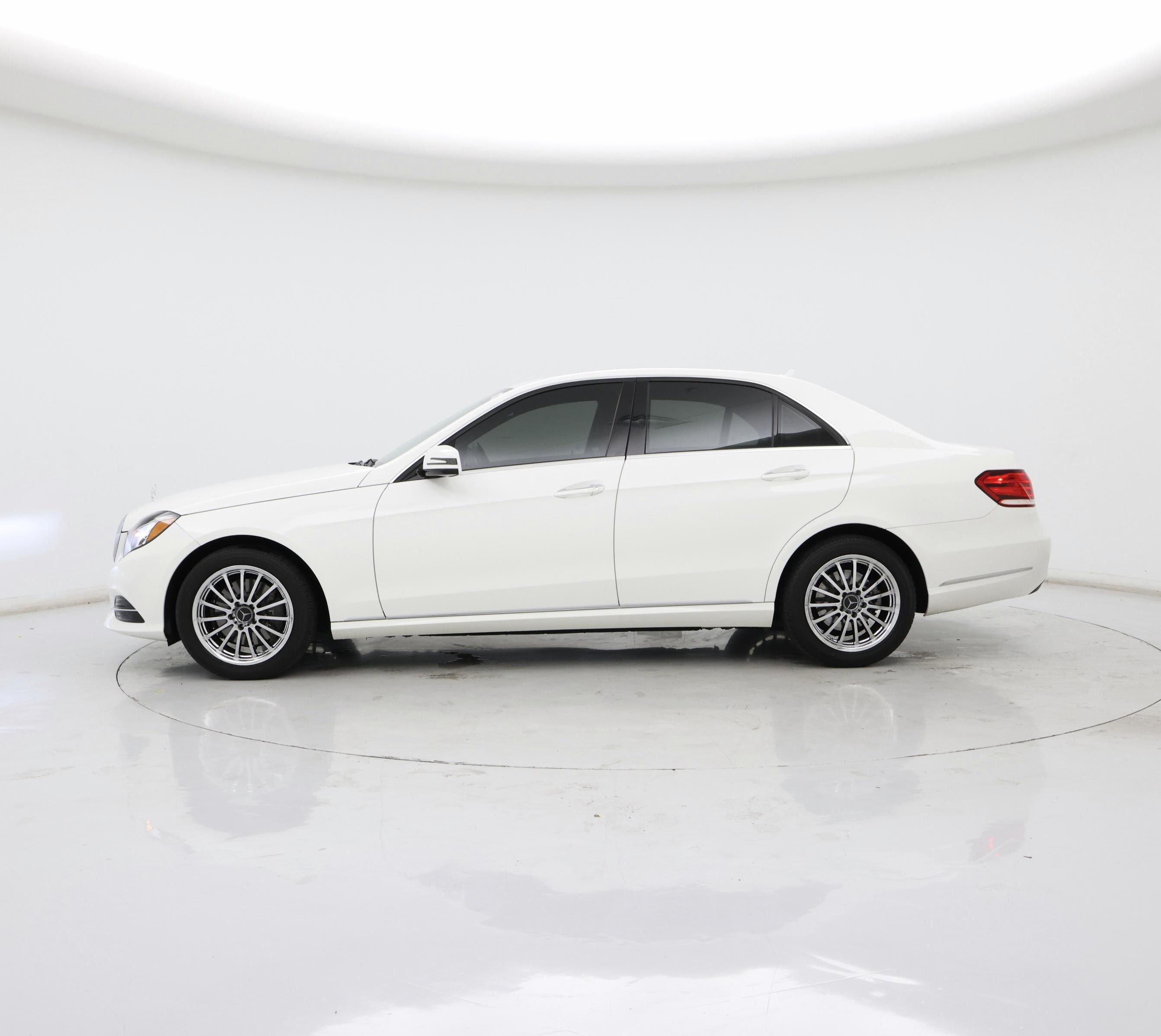 Thumbnail: 2015 Mercedes-Benz E-Class - 3
