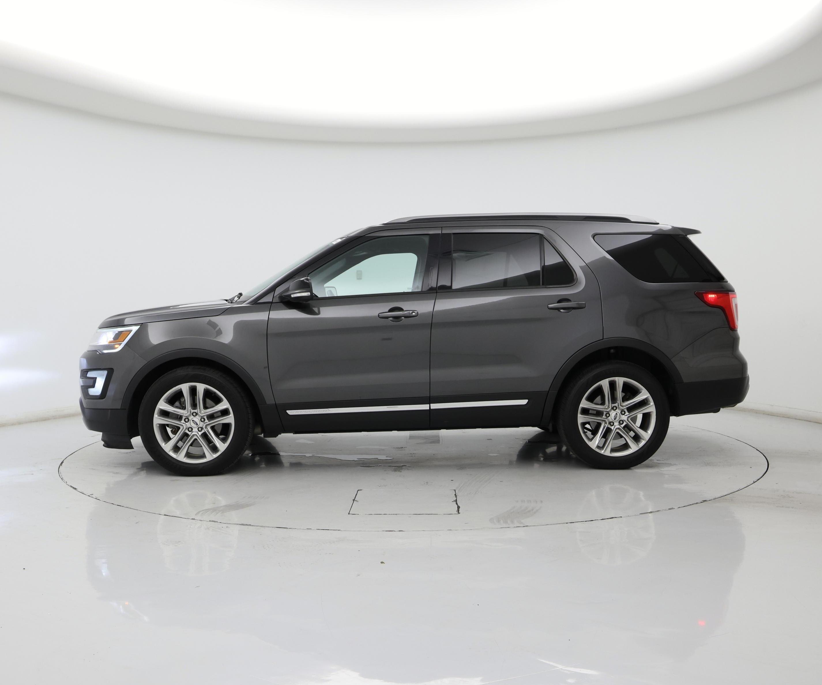 Thumbnail: 2017 Ford Explorer - 3