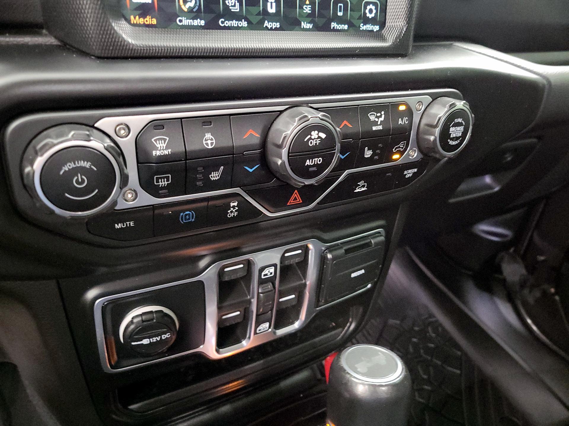 Thumbnail: 2022 Jeep Wrangler - 14