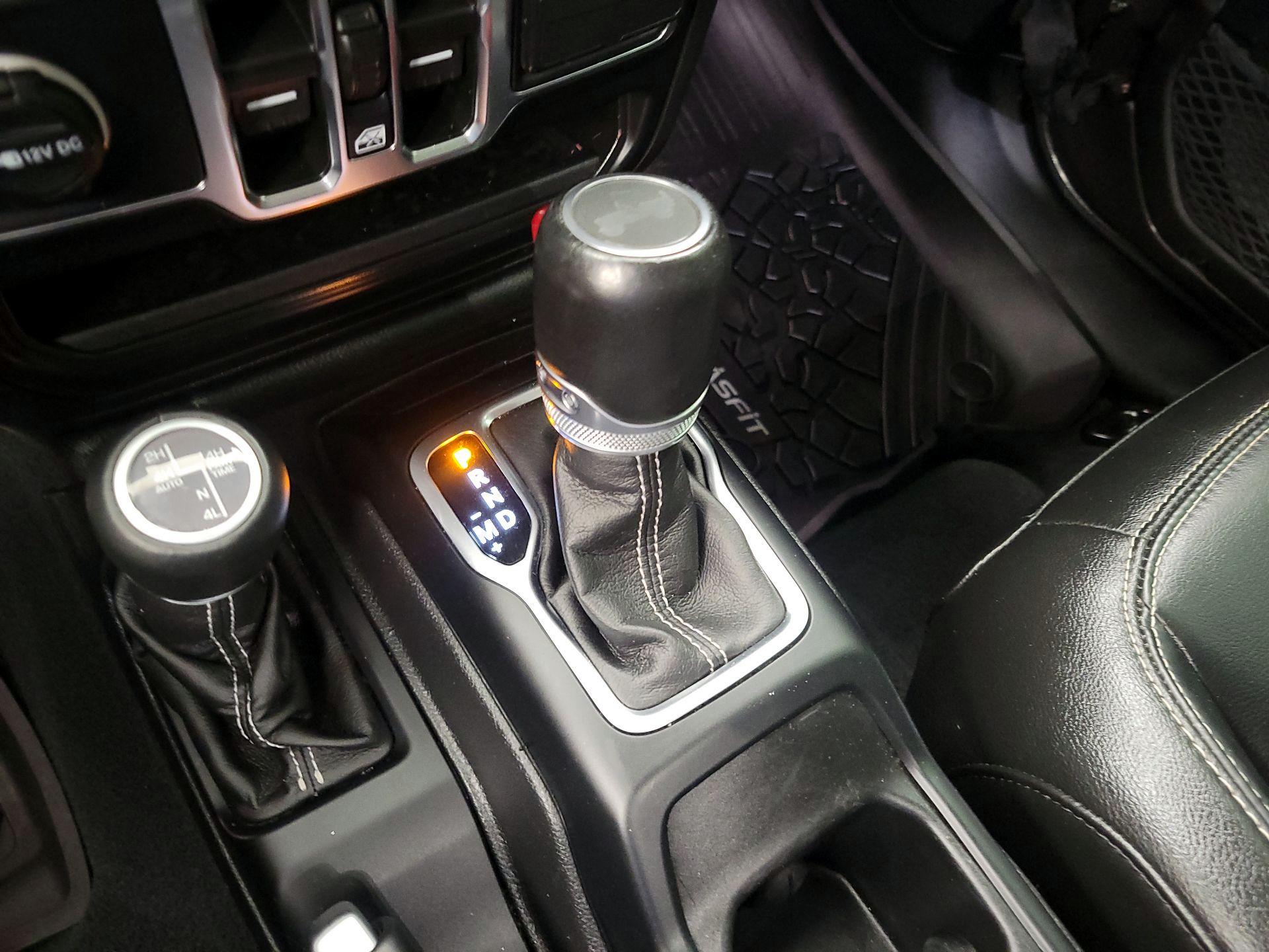 Thumbnail: 2022 Jeep Wrangler - 15